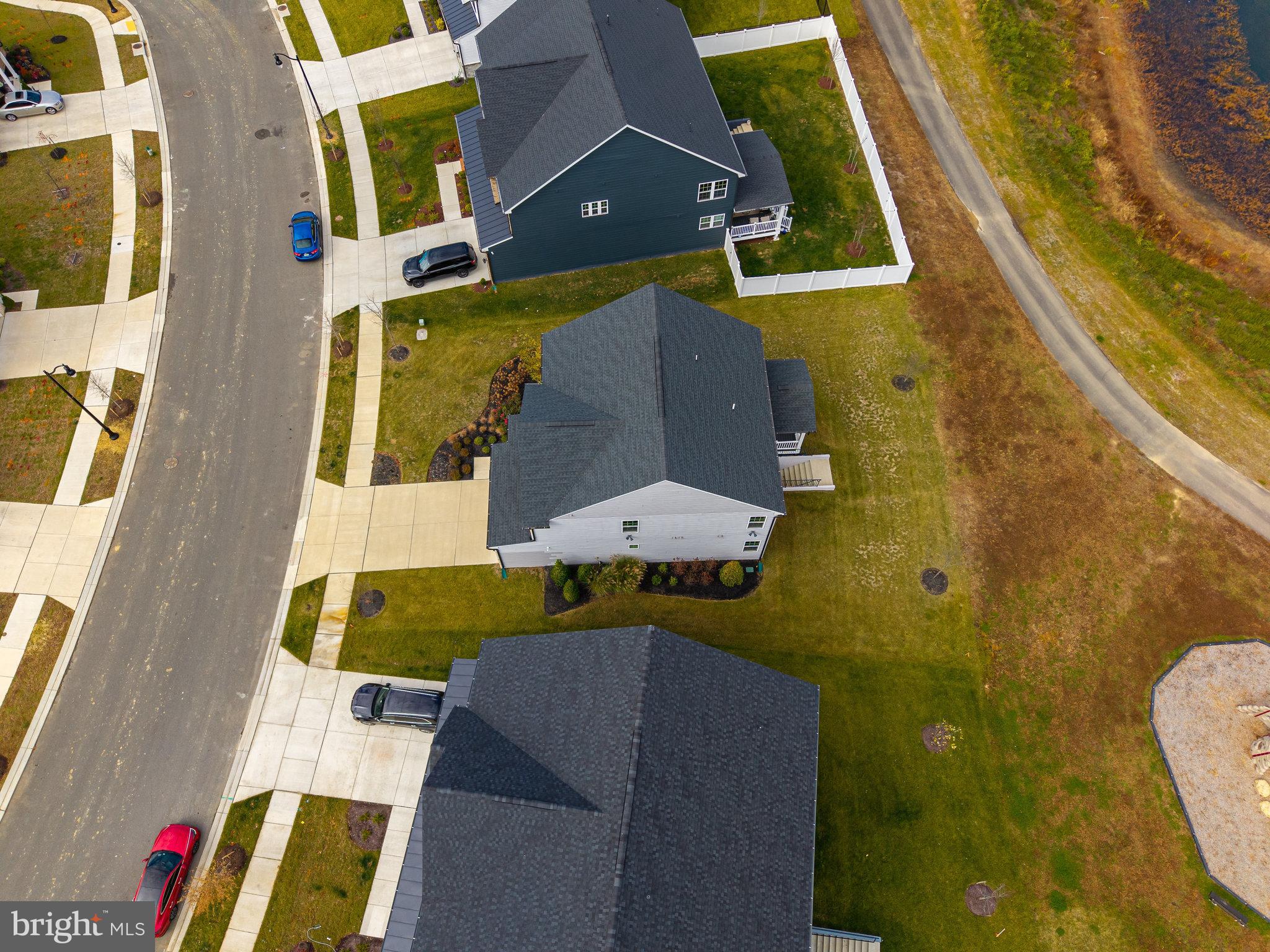 SOUTH LAKE - Residential