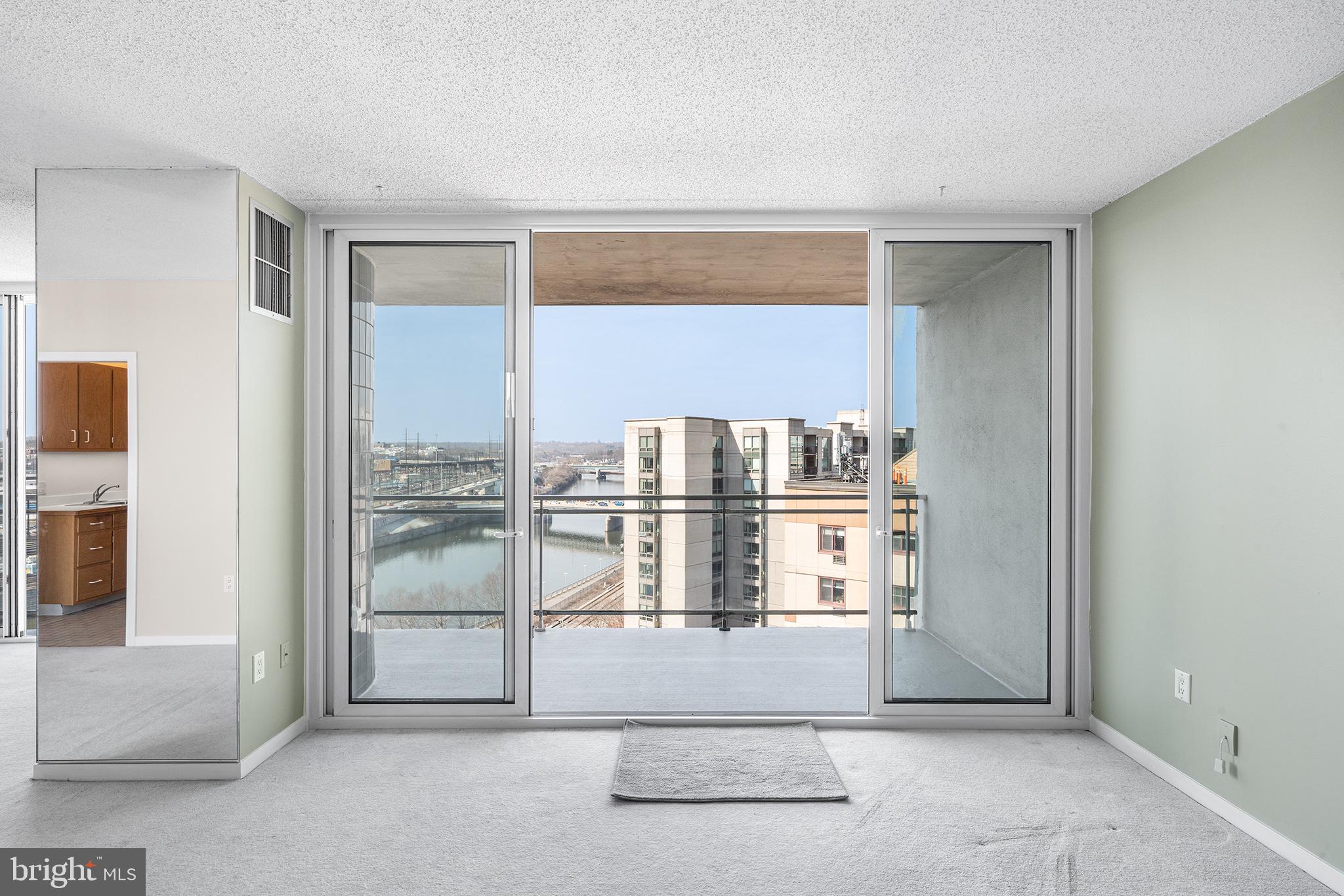 LOGAN CIRCLE - Residential