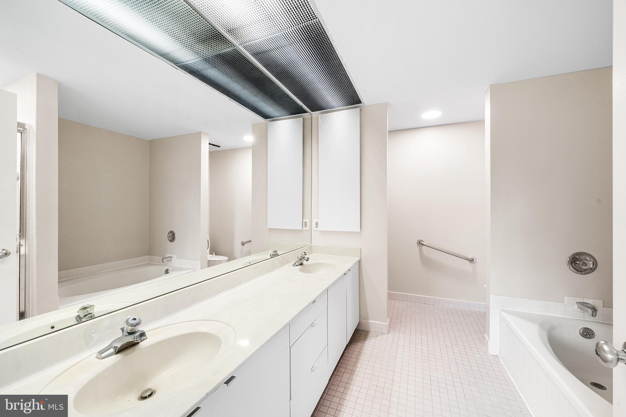 LOGAN CIRCLE - Residential