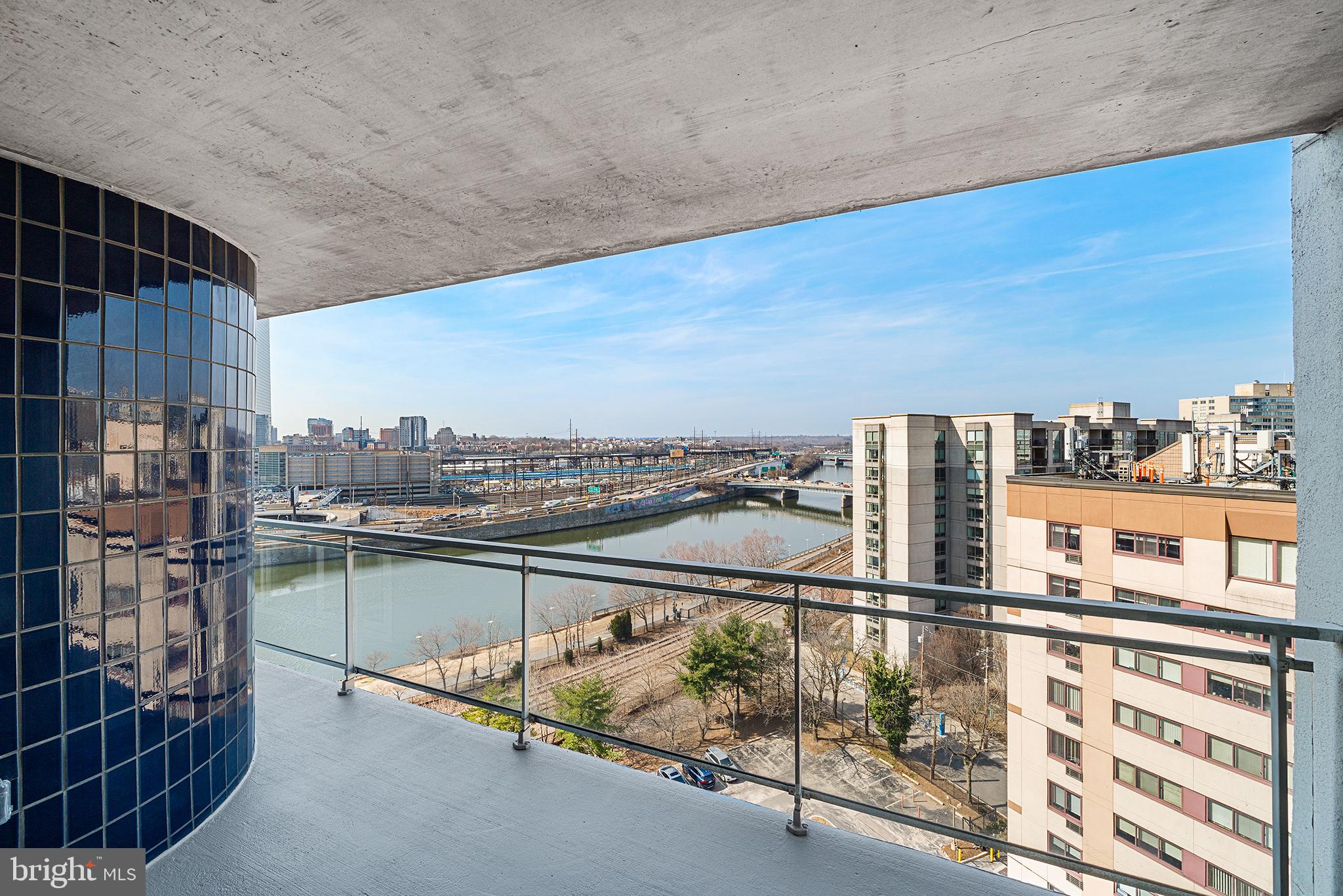 LOGAN CIRCLE - Residential