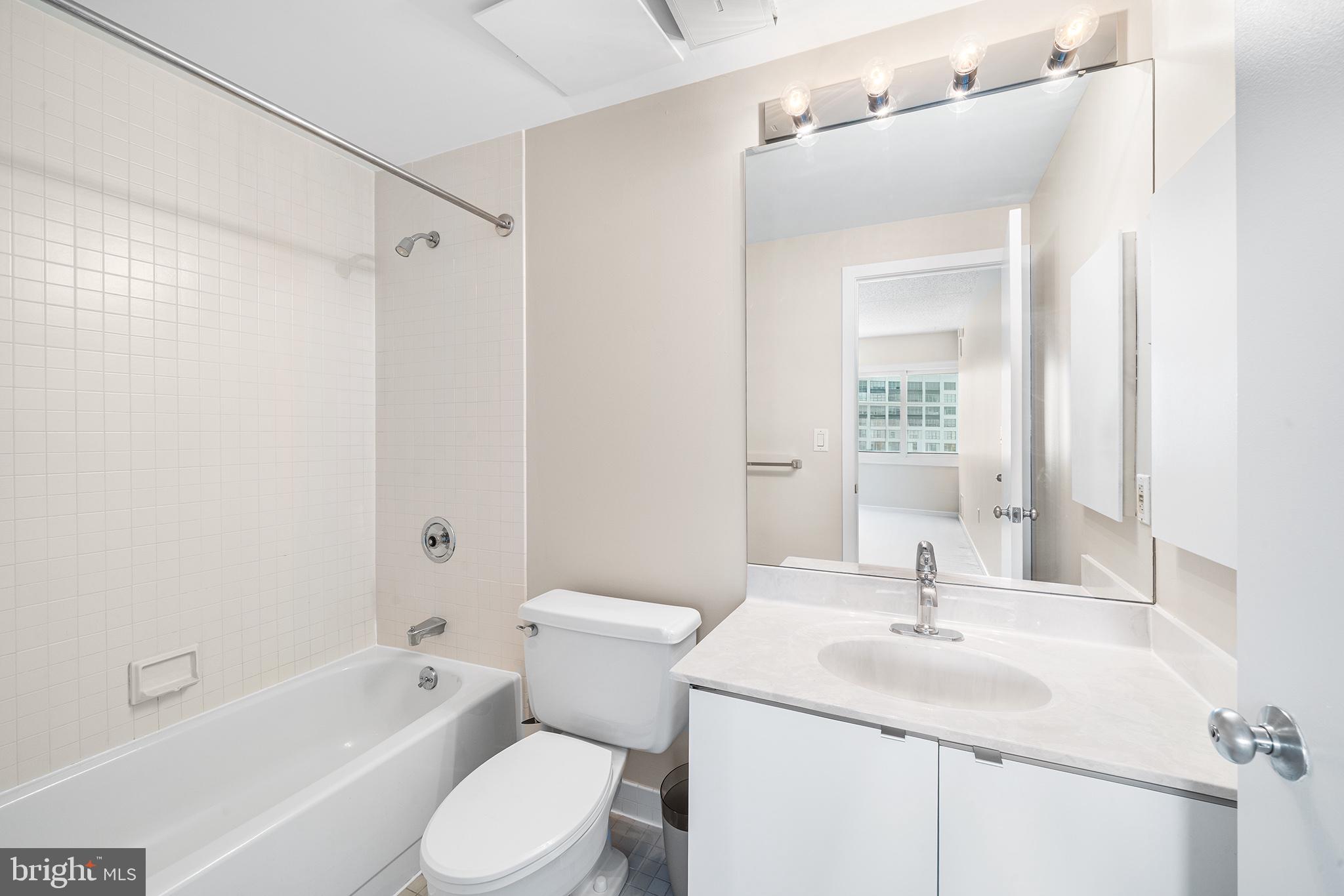 LOGAN CIRCLE - Residential