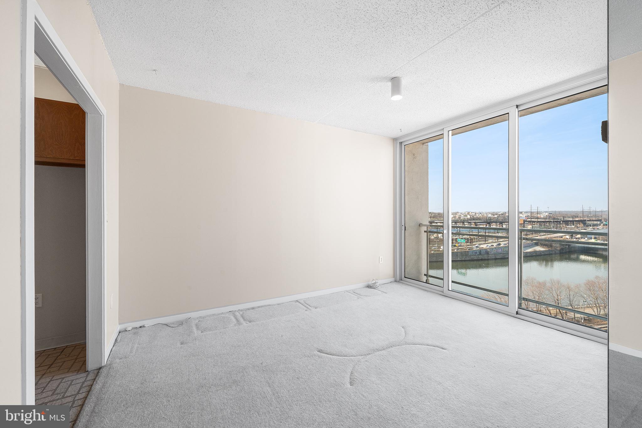 LOGAN CIRCLE - Residential