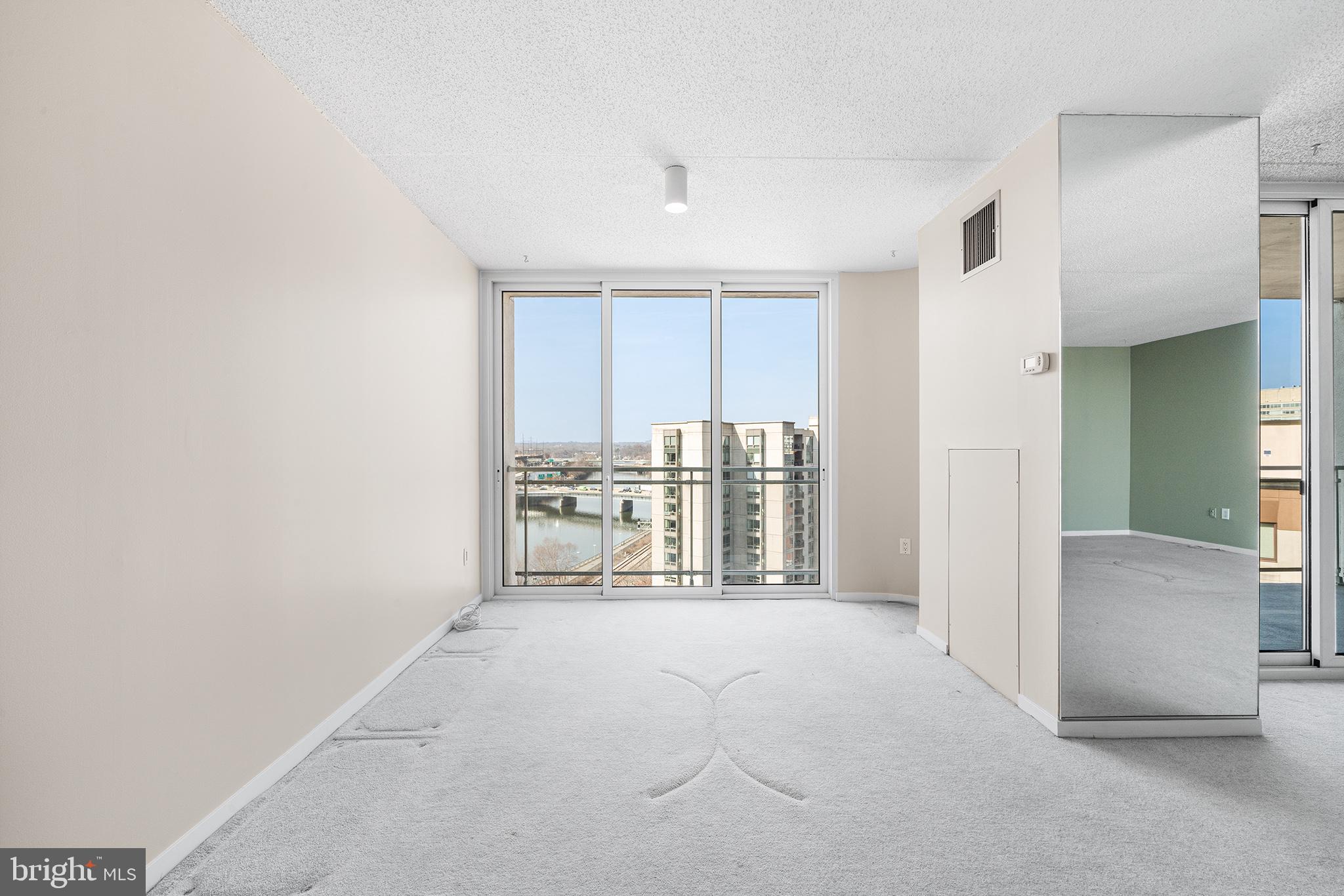 LOGAN CIRCLE - Residential