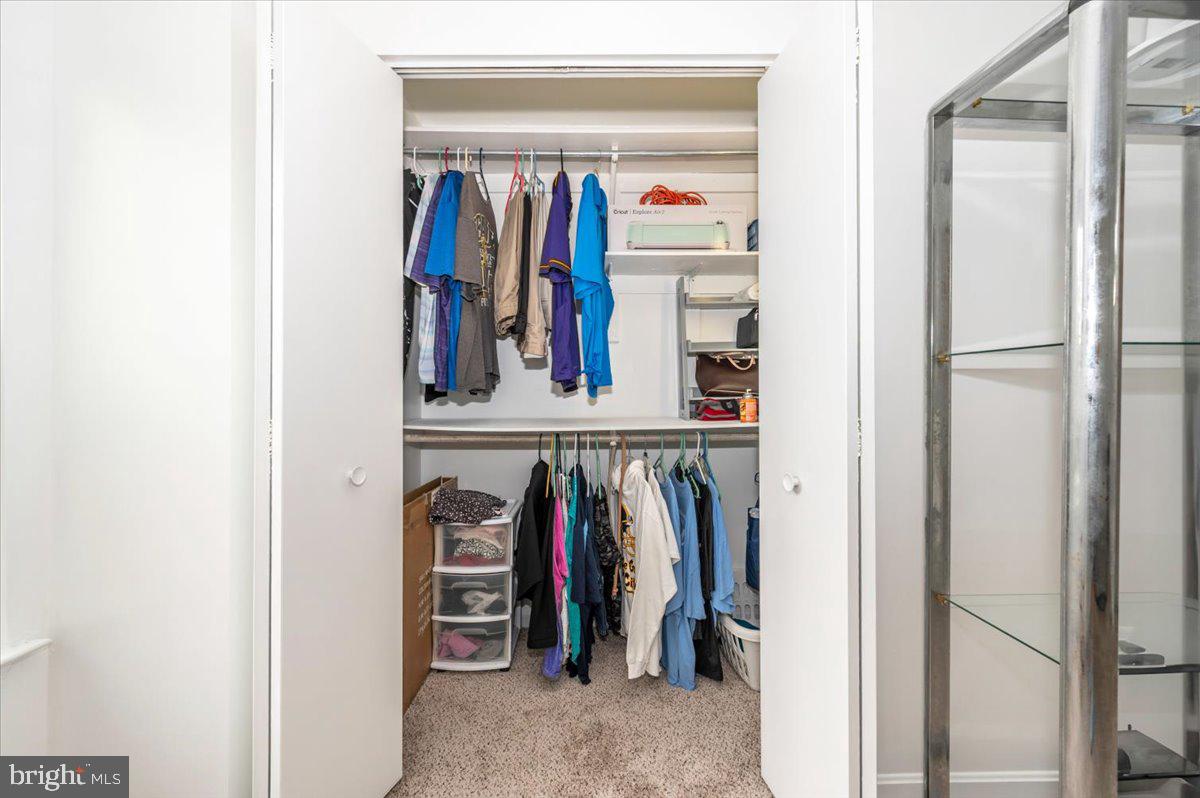 GREENHILLS - Residential