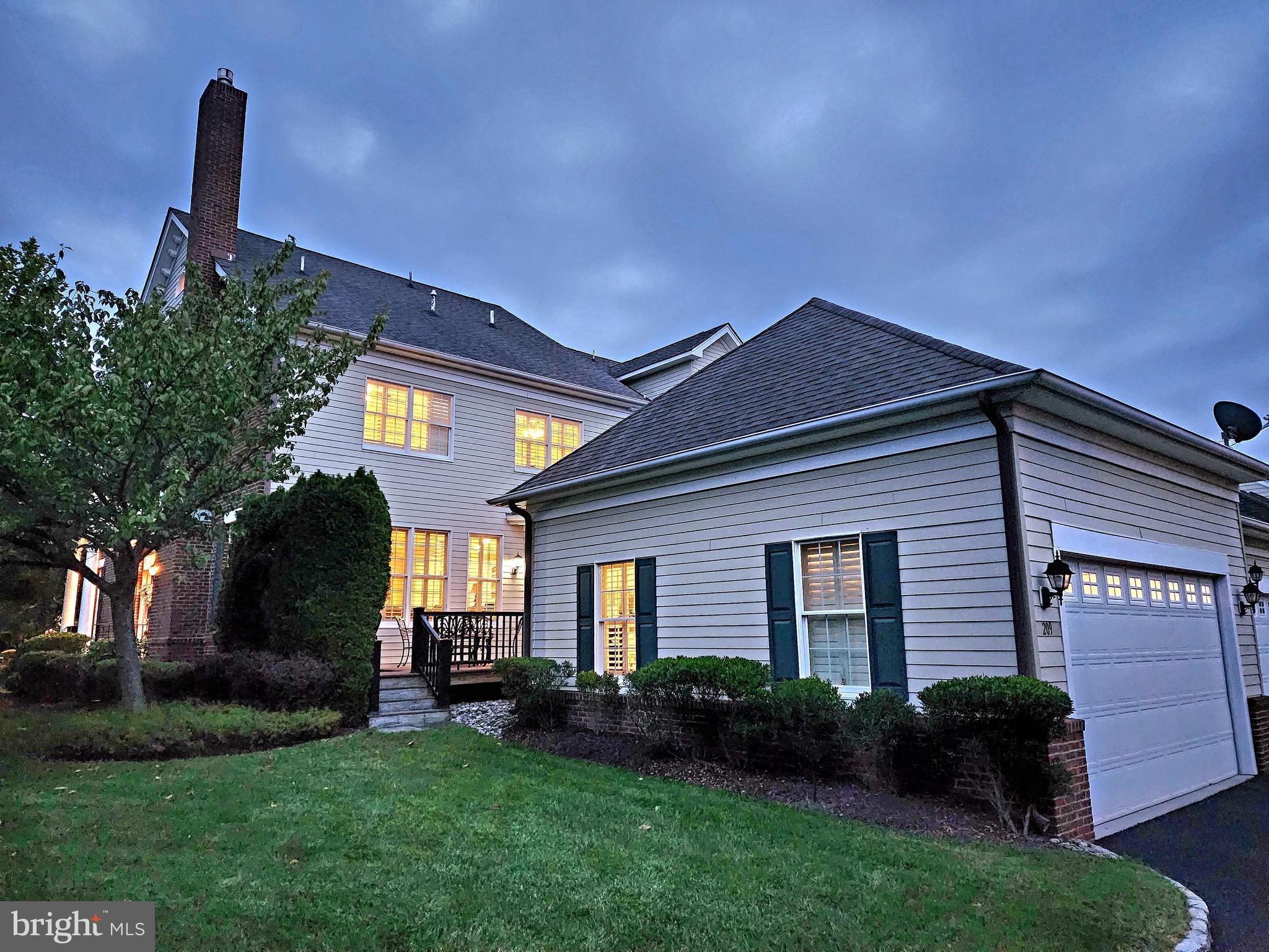 NEWTOWN WALK - Residential