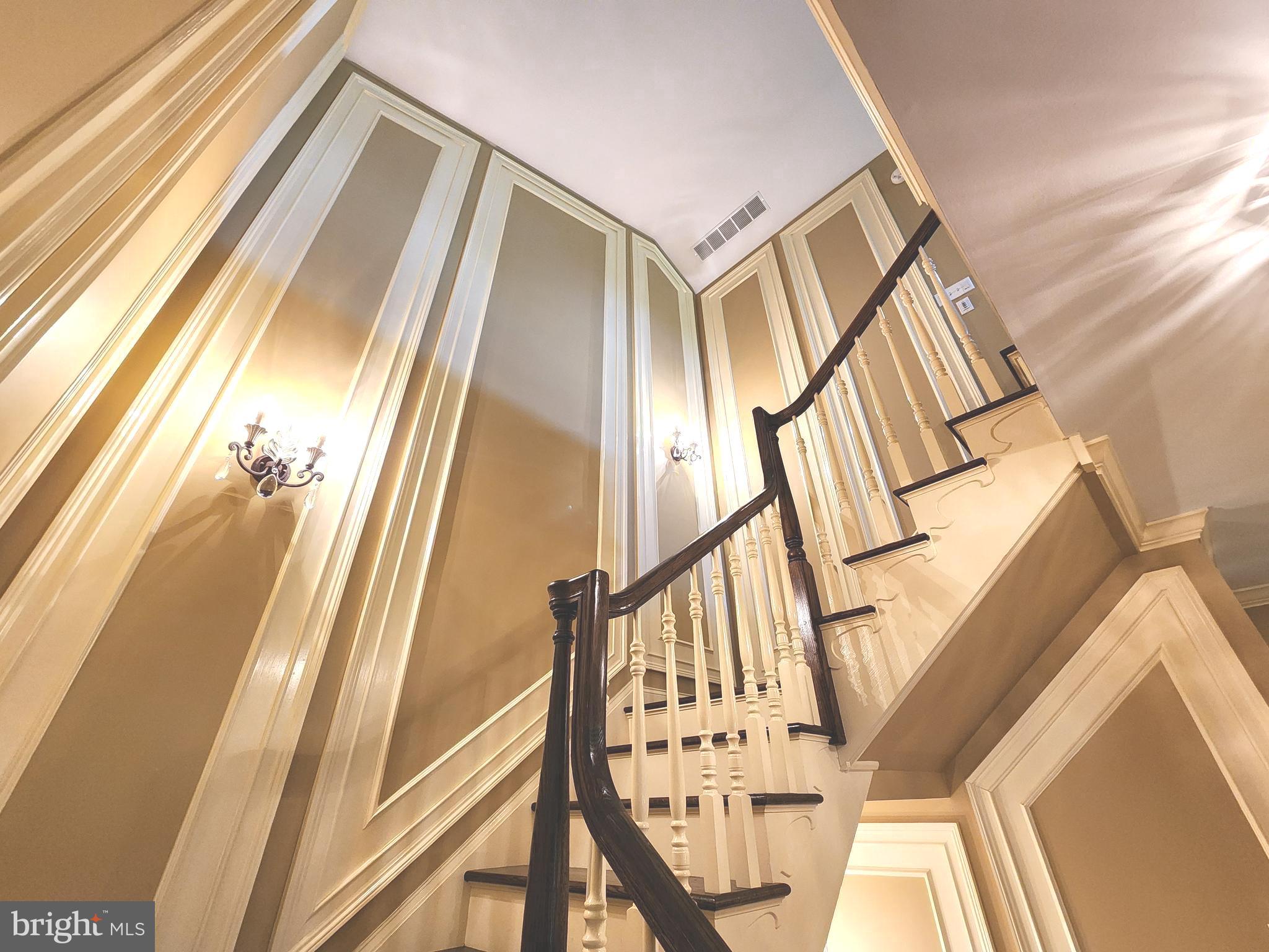 NEWTOWN WALK - Residential