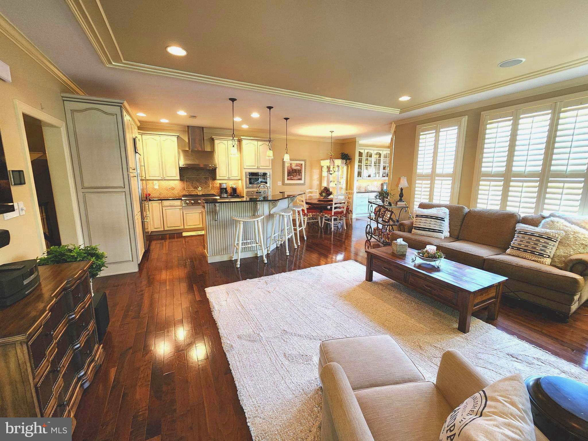 NEWTOWN WALK - Residential