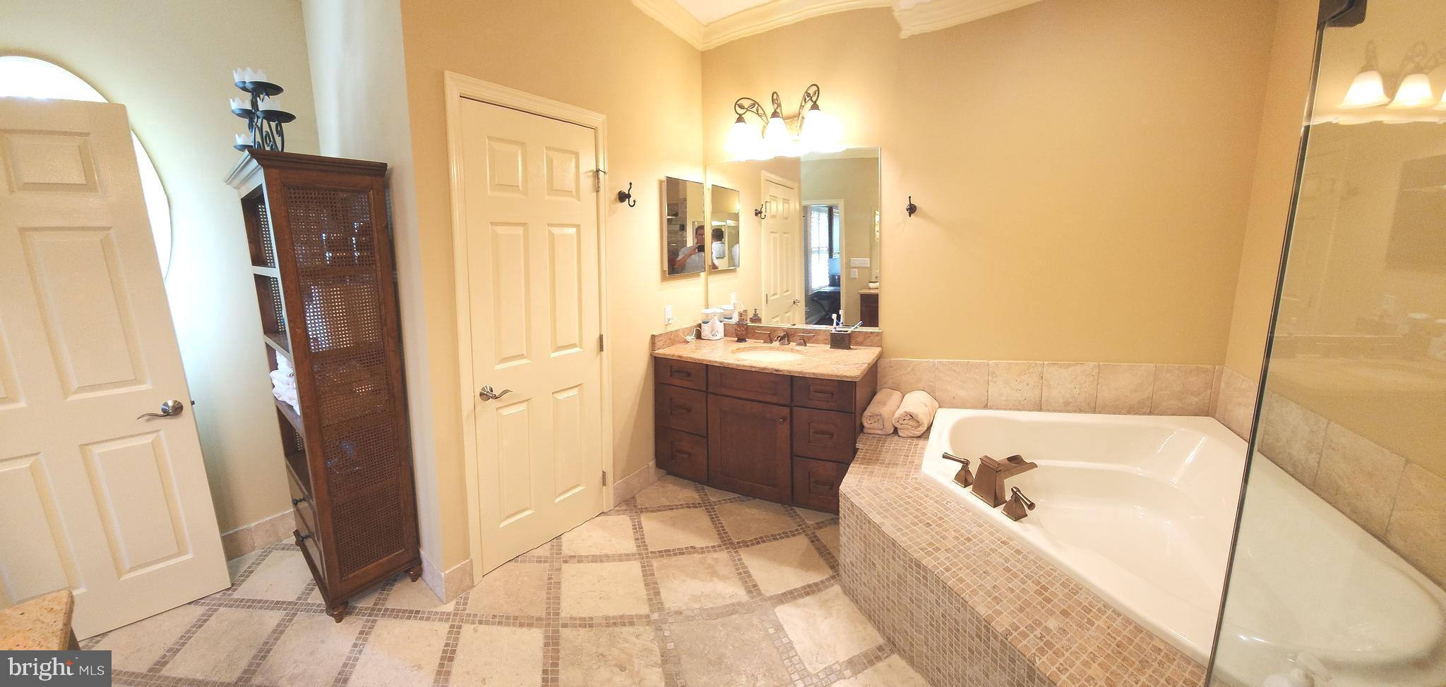 NEWTOWN WALK - Residential