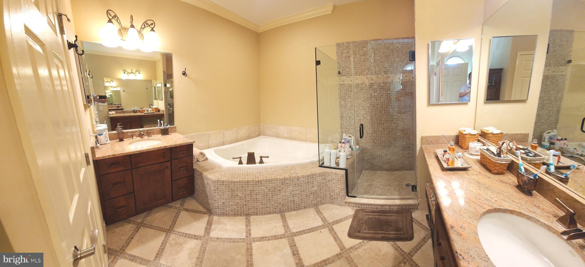 NEWTOWN WALK - Residential