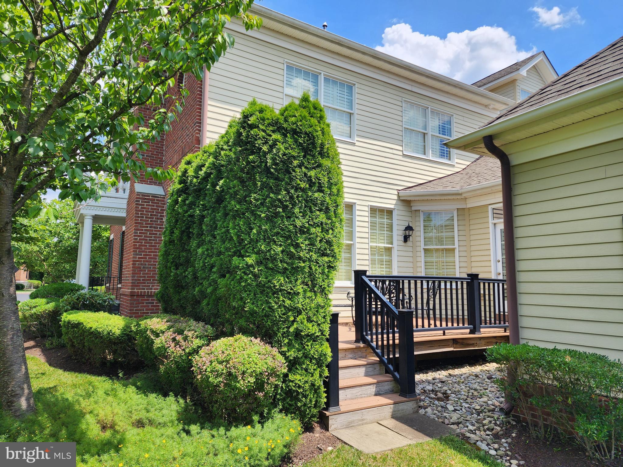 NEWTOWN WALK - Residential