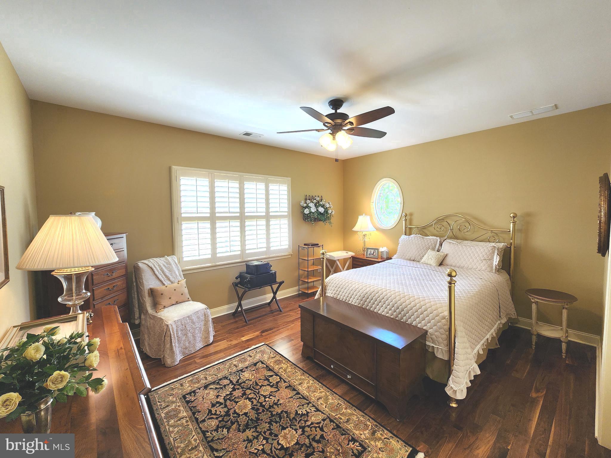 NEWTOWN WALK - Residential