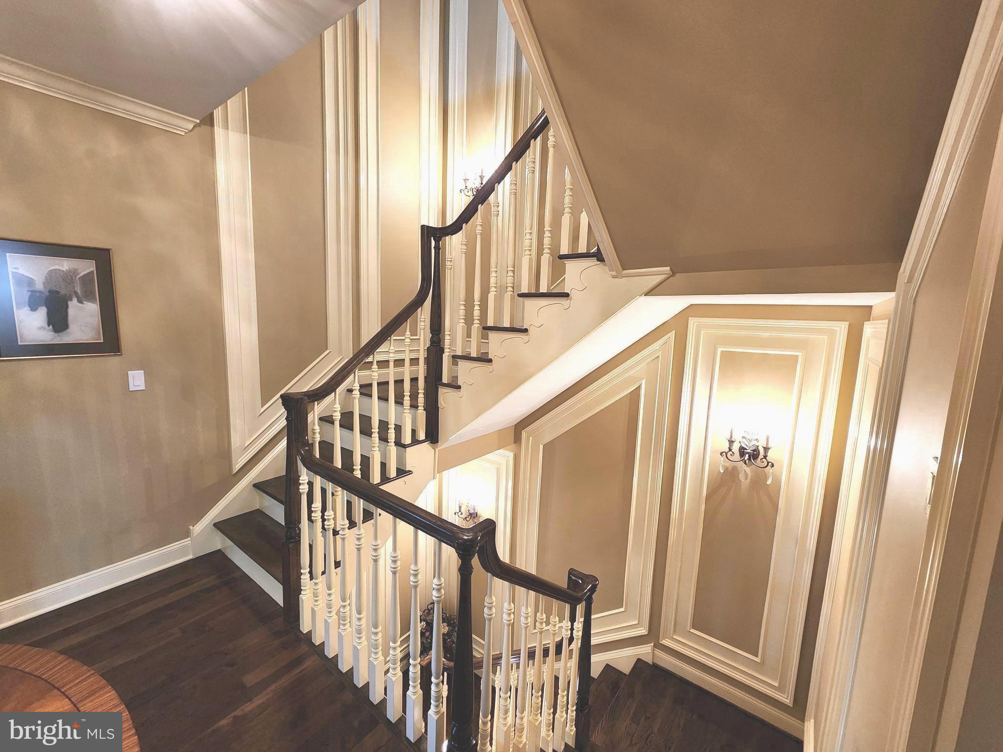 NEWTOWN WALK - Residential