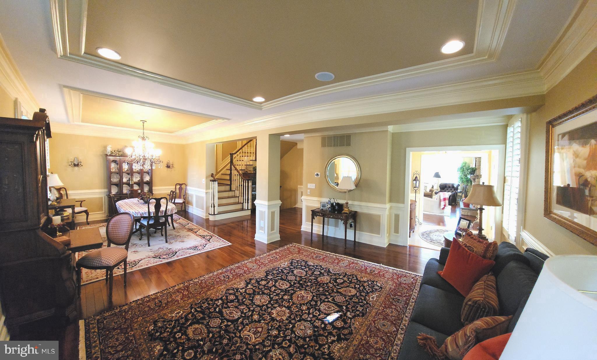 NEWTOWN WALK - Residential