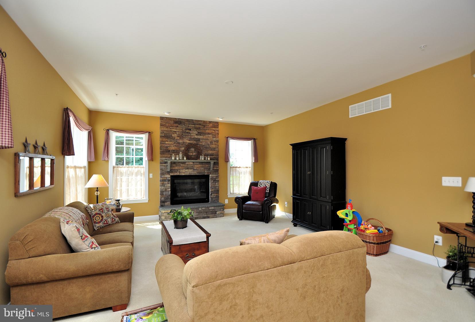 GRIFFITH LANDING - Residential