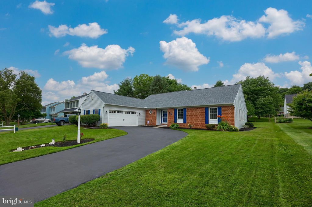 Photo of 229 POST OAK RD, LANCASTER, PA 17603 (MLS # PALA2036622)
