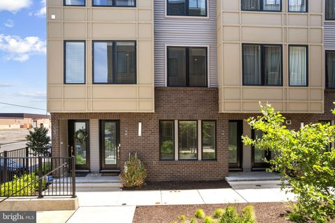 Townhouse For Sale - 3001 Sedgeview Walk #146<br/> PHILADELPHIA, PA 19125