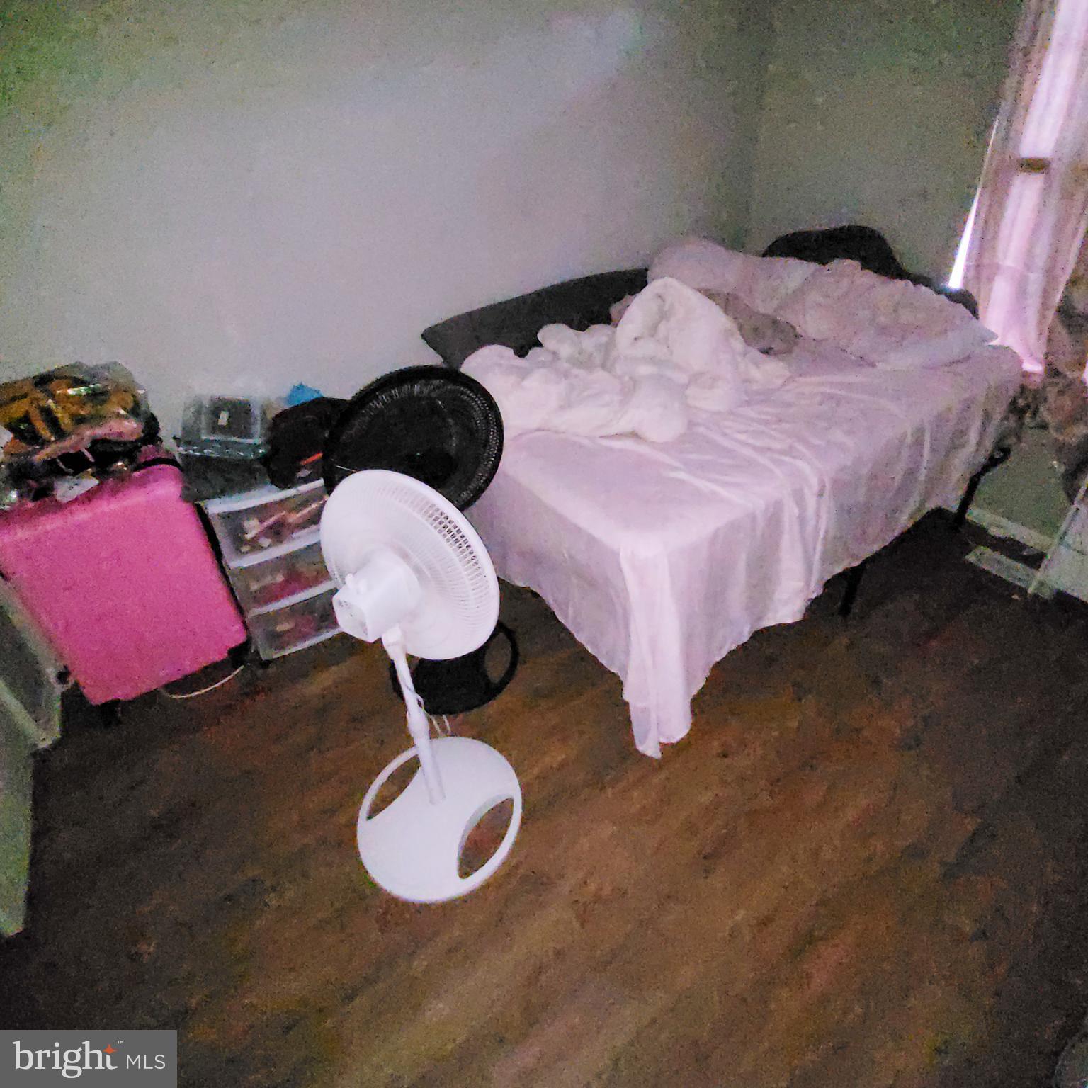 HARFORD SQUARE - Residential