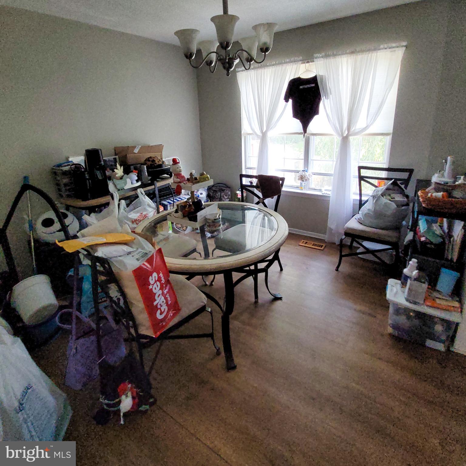 HARFORD SQUARE - Residential