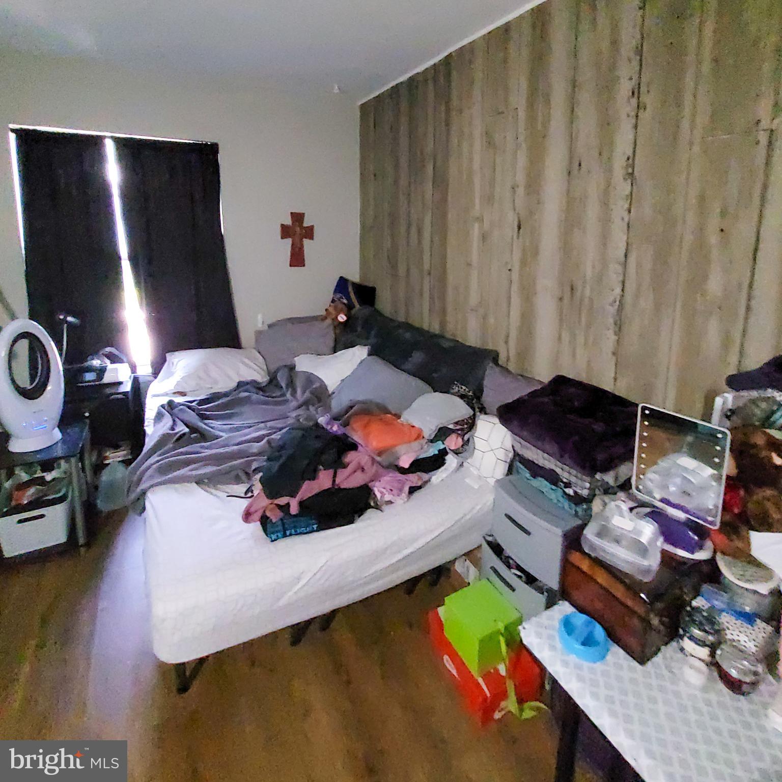 HARFORD SQUARE - Residential