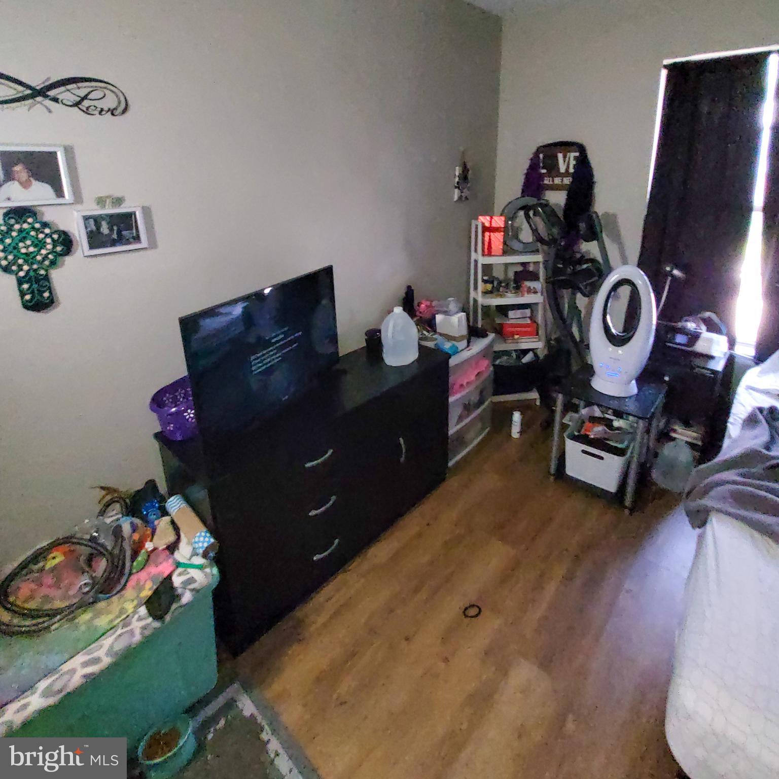 HARFORD SQUARE - Residential