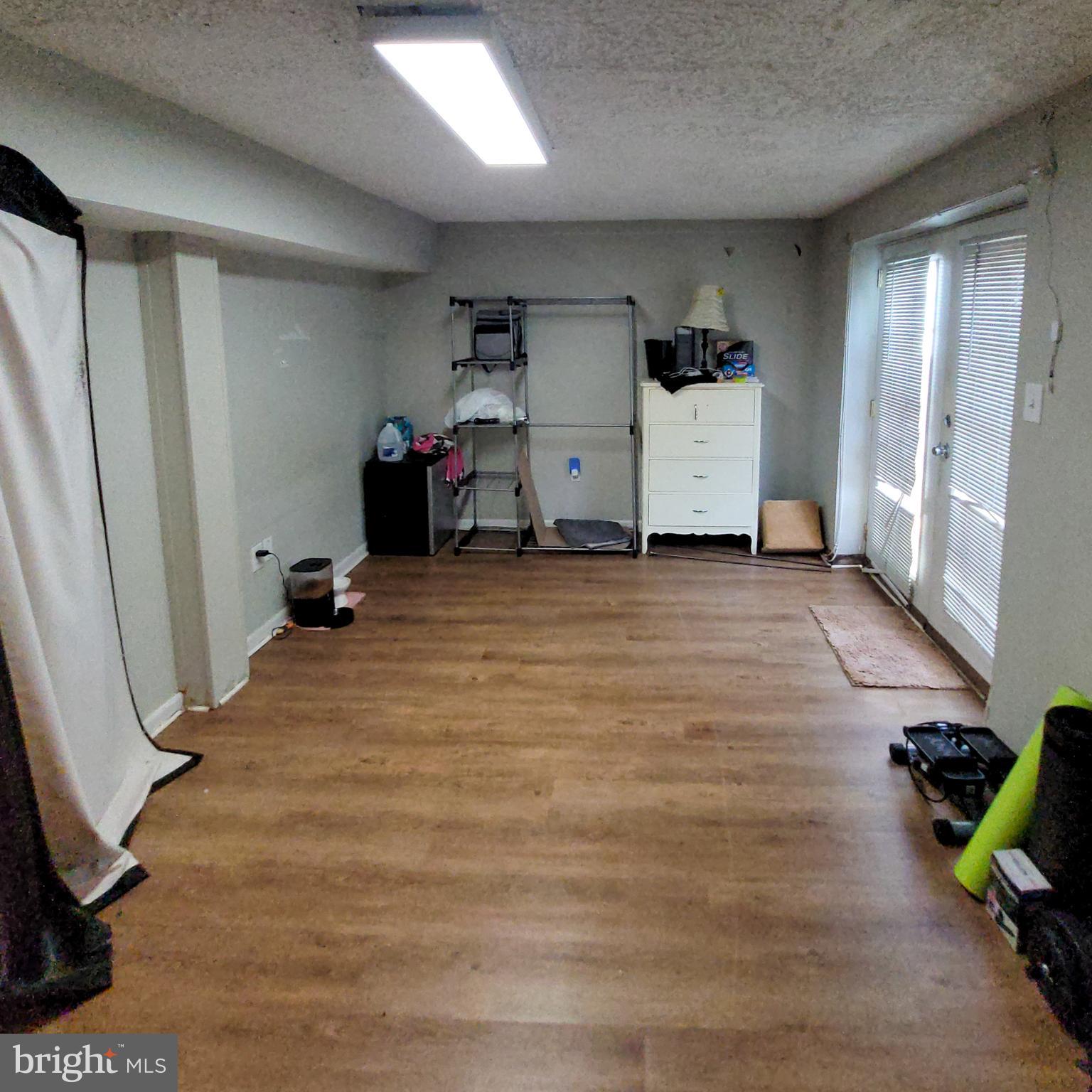 HARFORD SQUARE - Residential