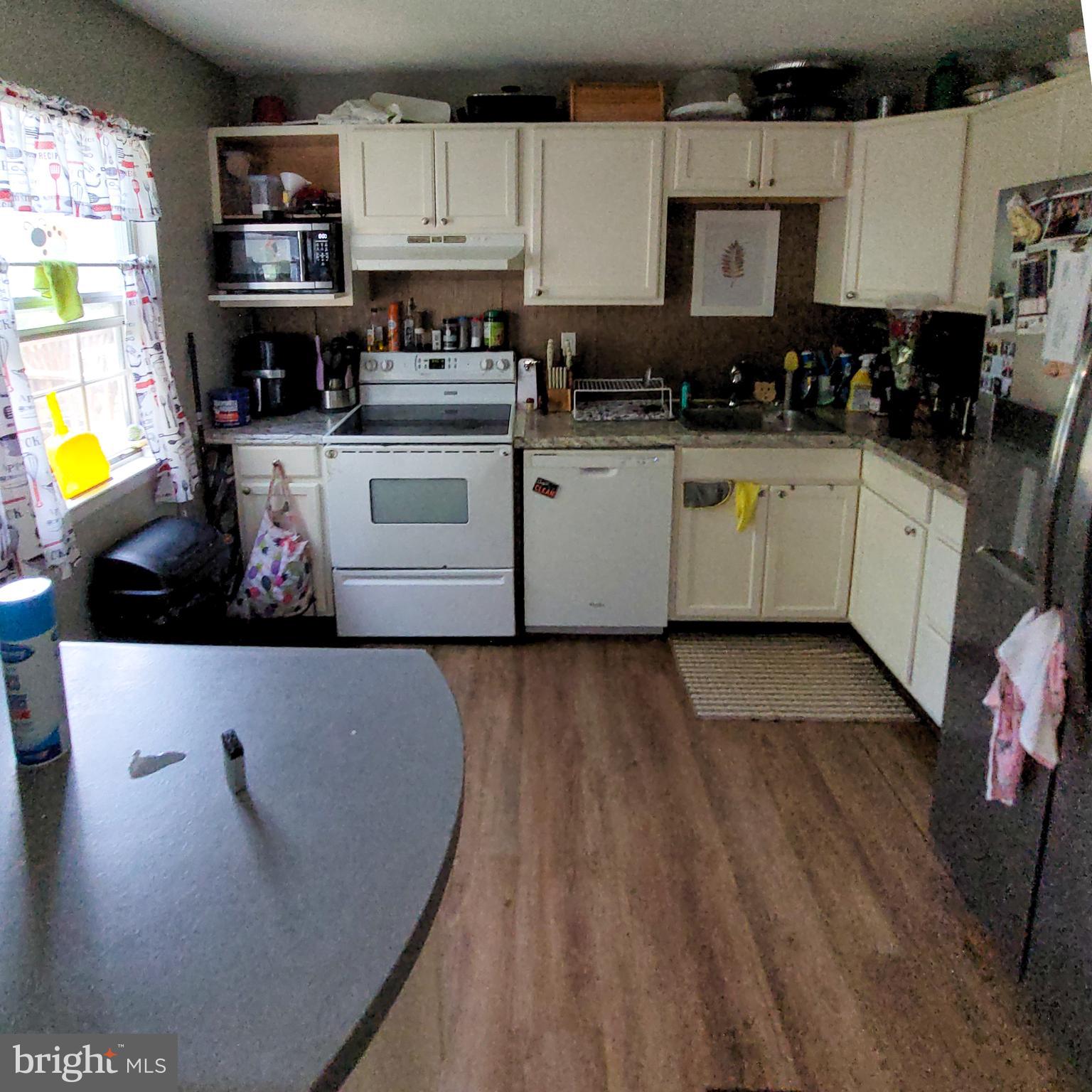 HARFORD SQUARE - Residential