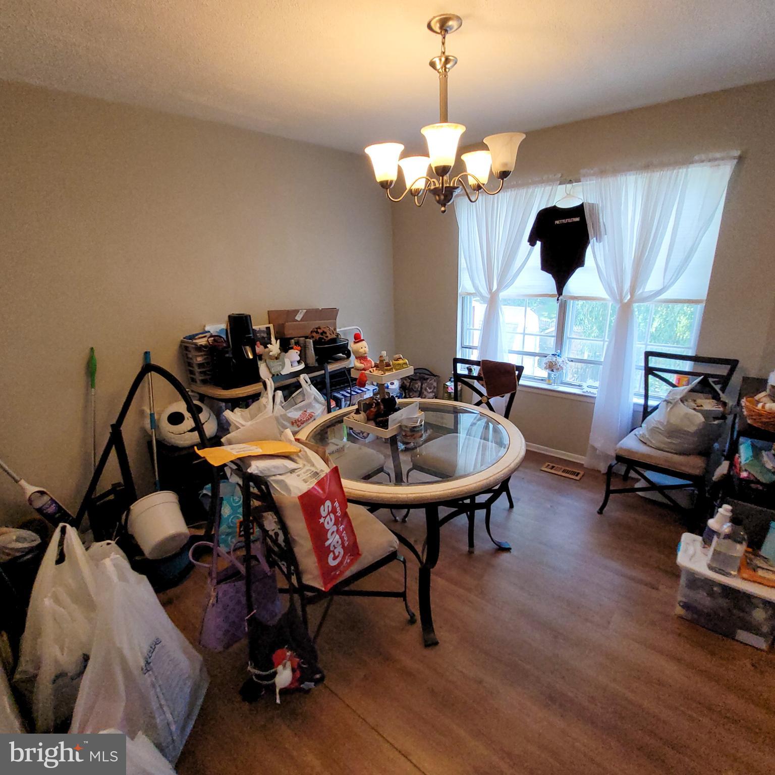 HARFORD SQUARE - Residential