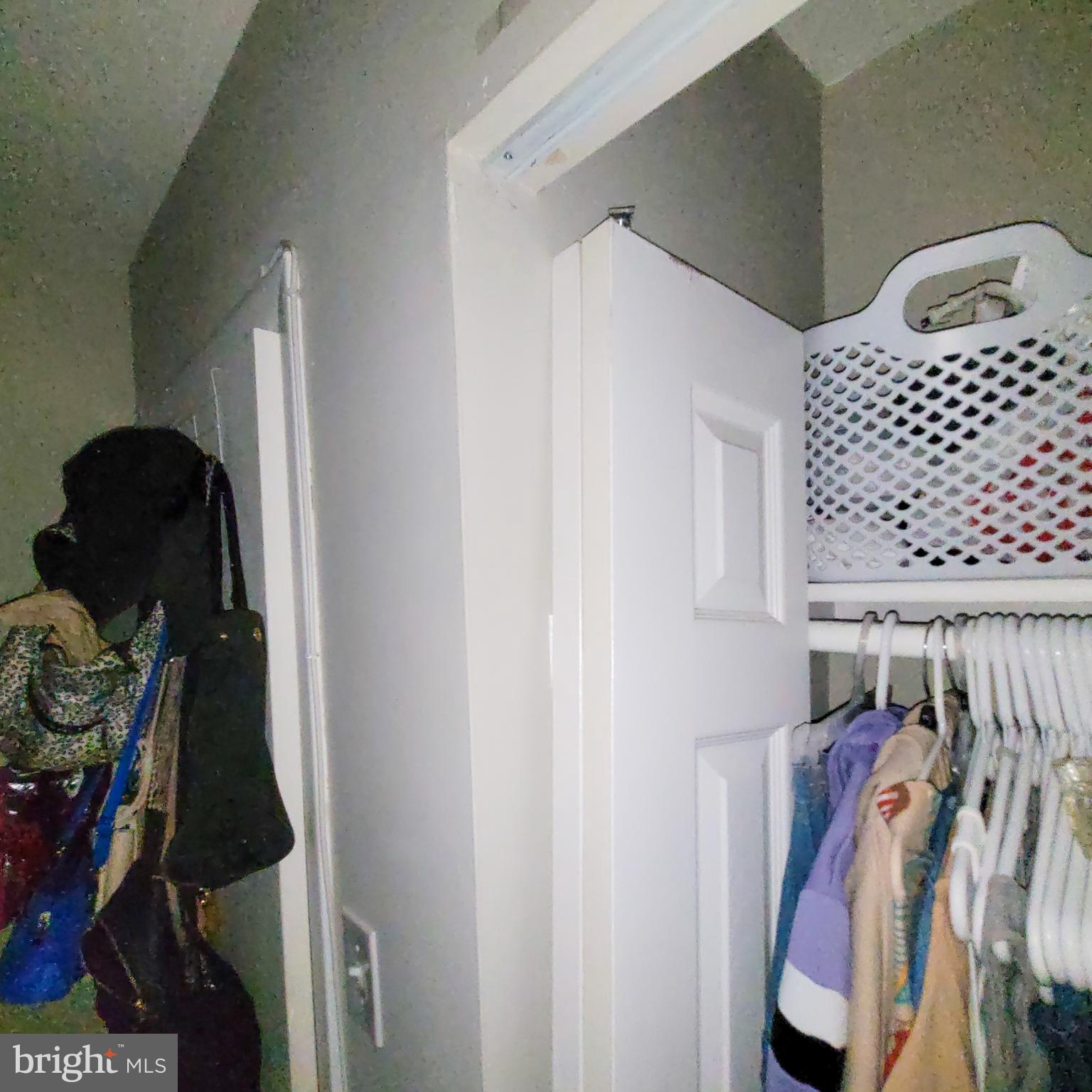 HARFORD SQUARE - Residential