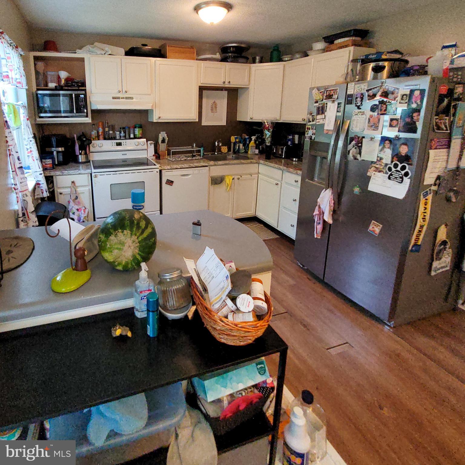 HARFORD SQUARE - Residential