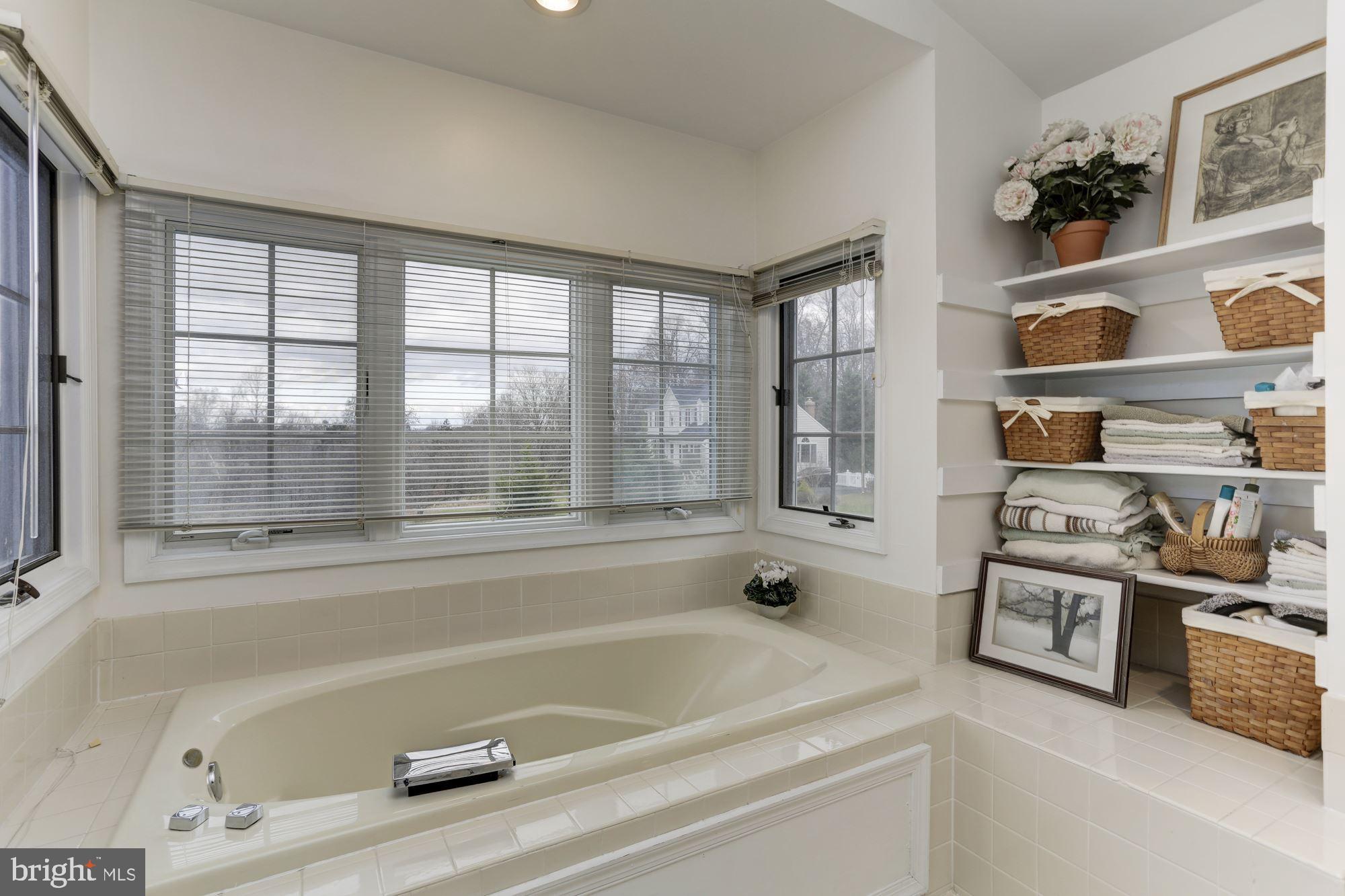 ALLNUTT FARMS ESTATES - Residential