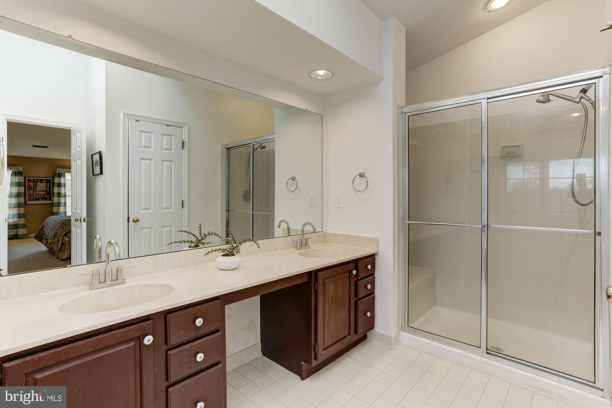 ALLNUTT FARMS ESTATES - Residential