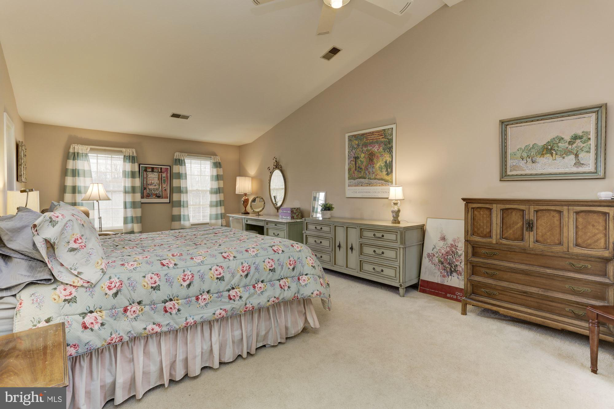 ALLNUTT FARMS ESTATES - Residential