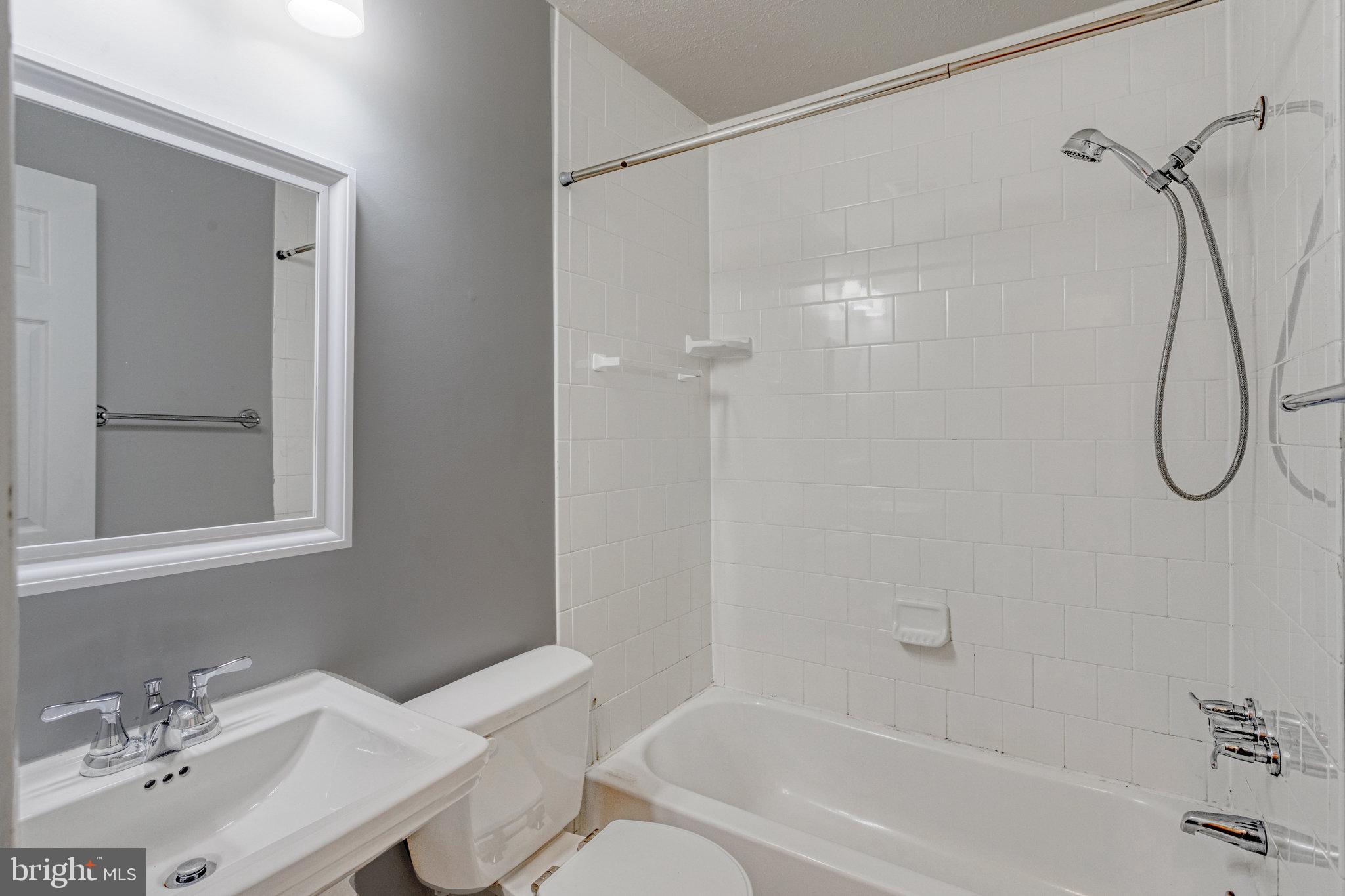 RIVERVIEW OVERLOOK - Residential