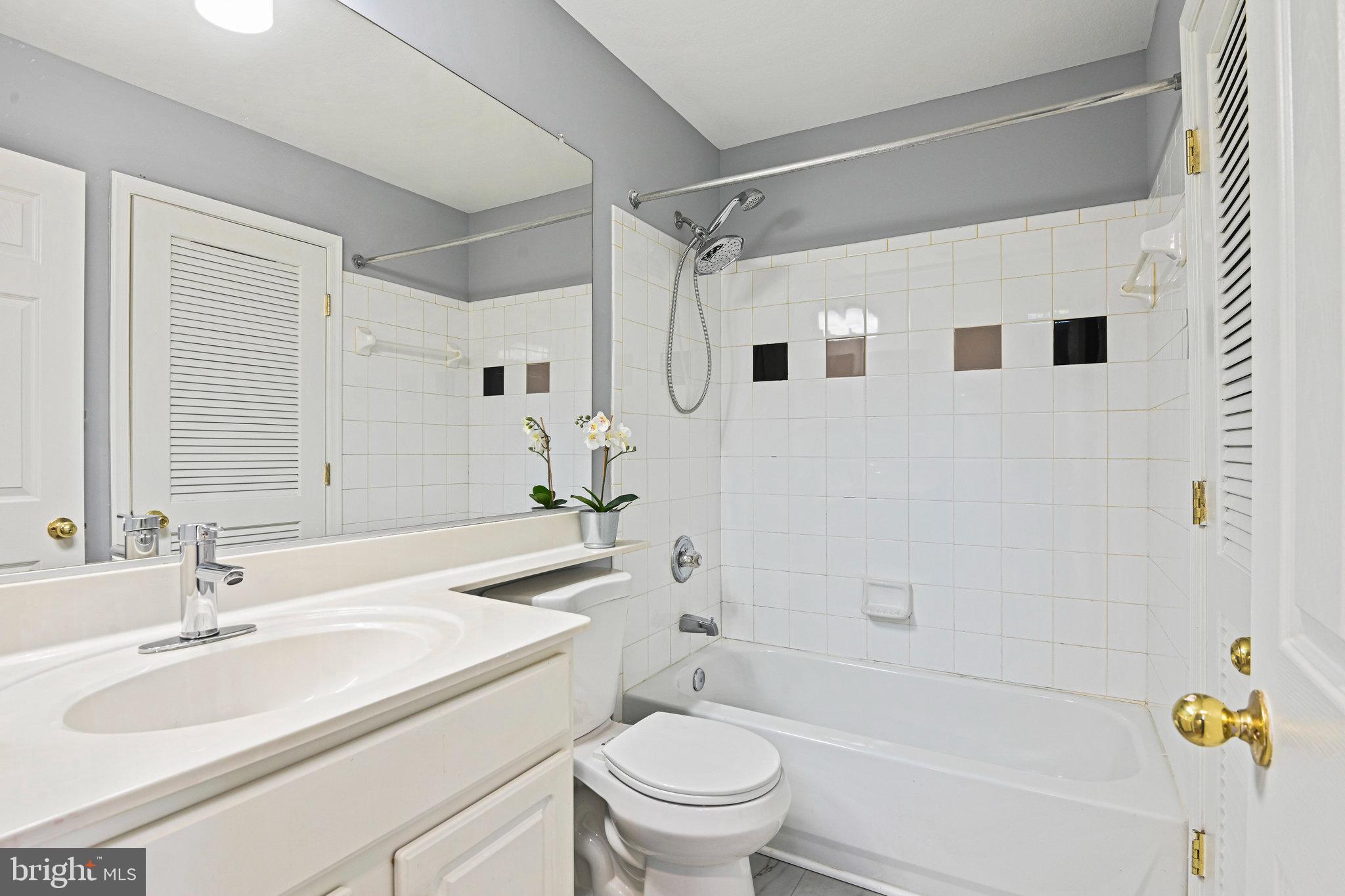 PARKSIDE AT ASHBURN - Residential Lease