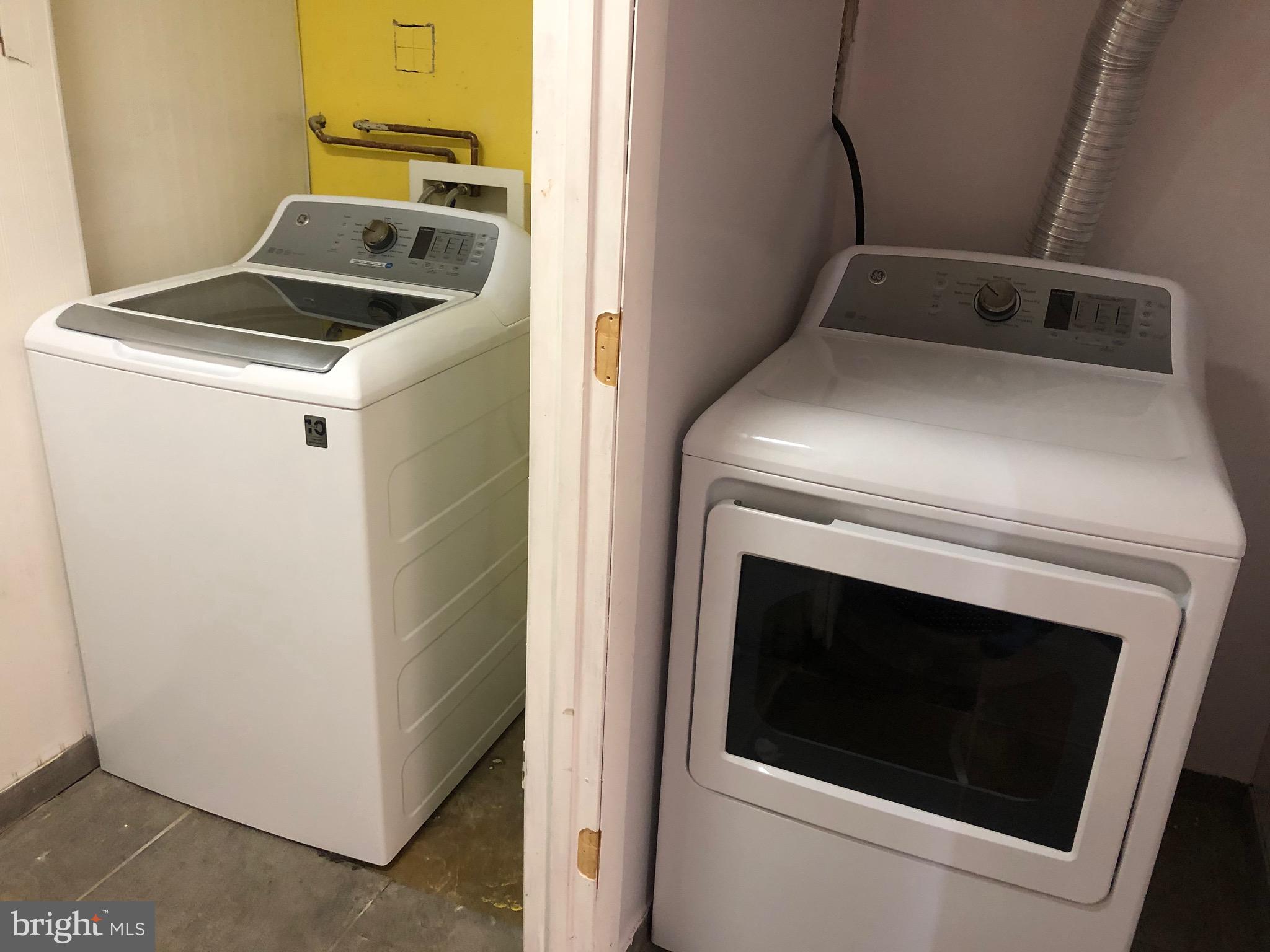 BURNT MILLS TOWNHOUSES - Residential Lease