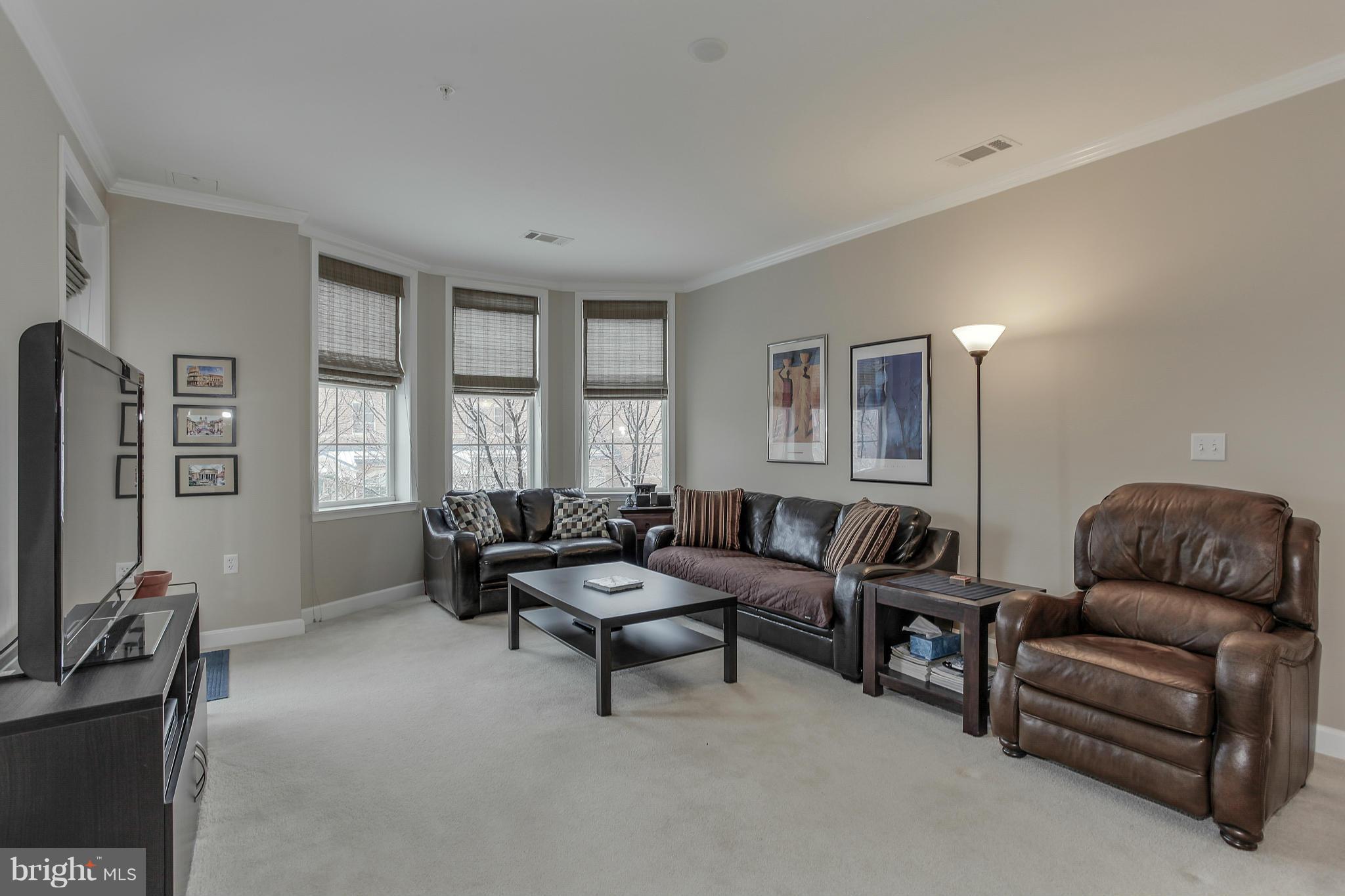 CAMERON STATION - Residential