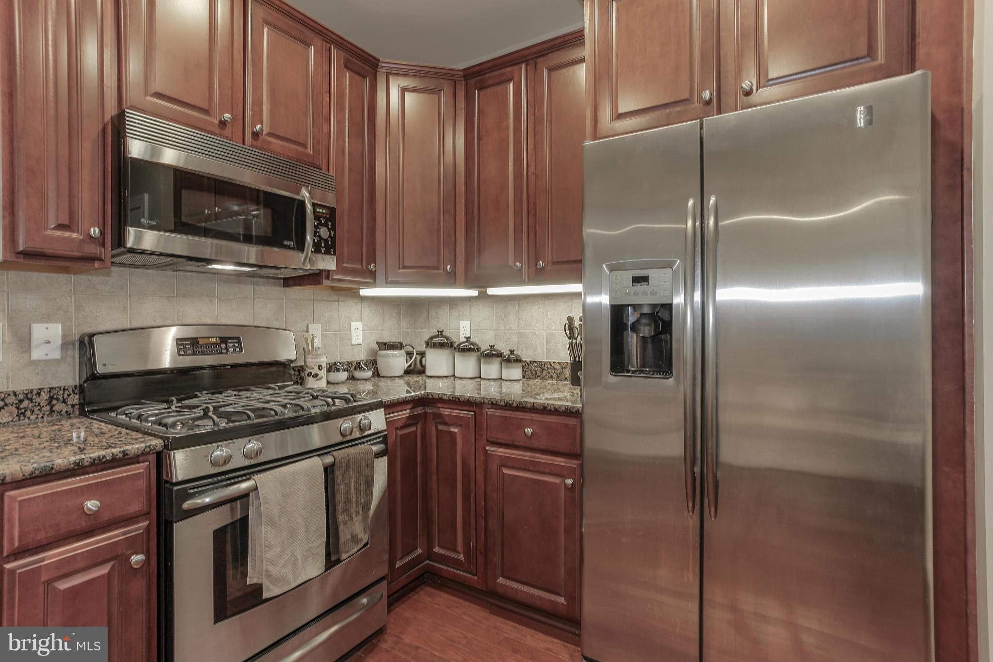 CAMERON STATION - Residential