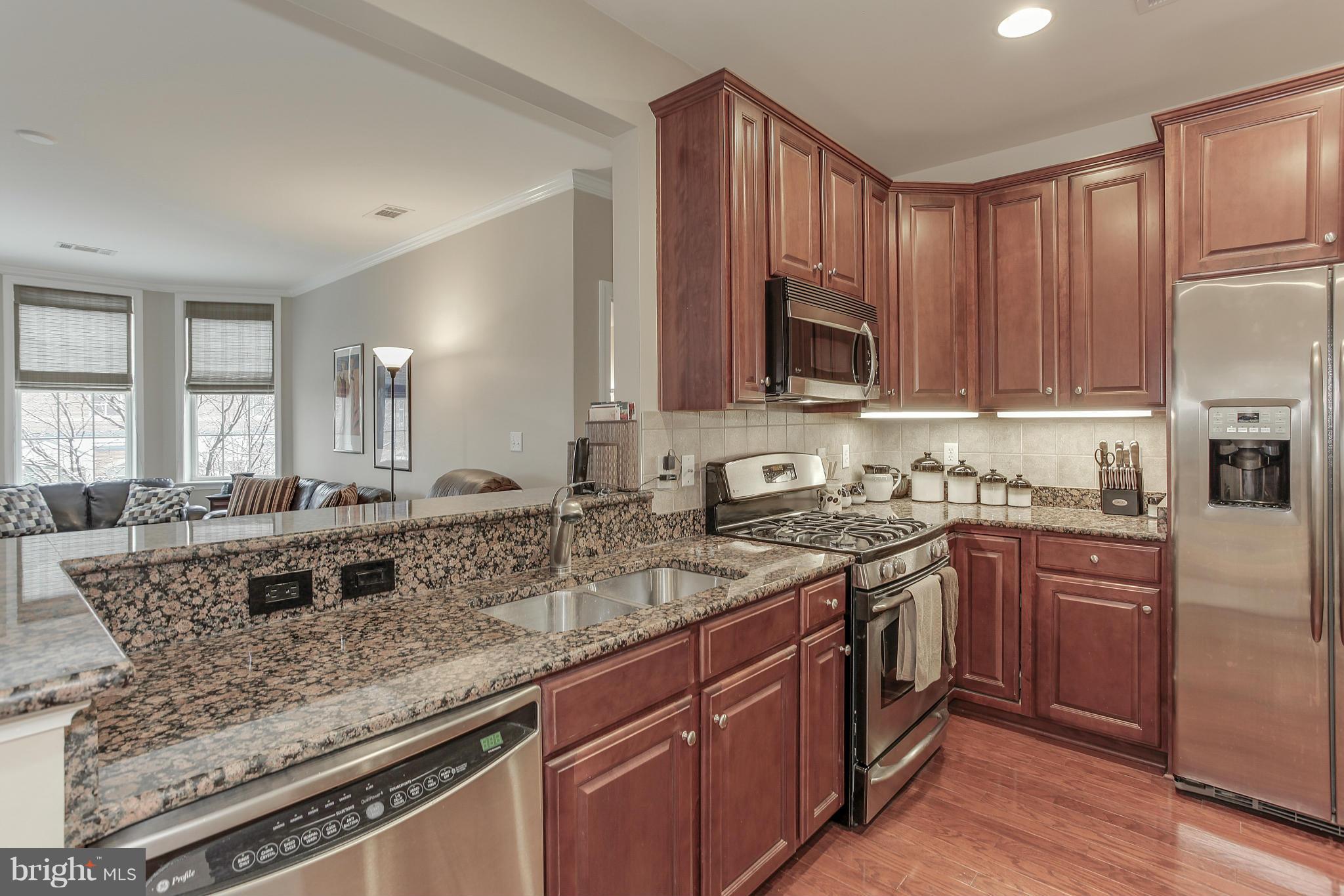 CAMERON STATION - Residential