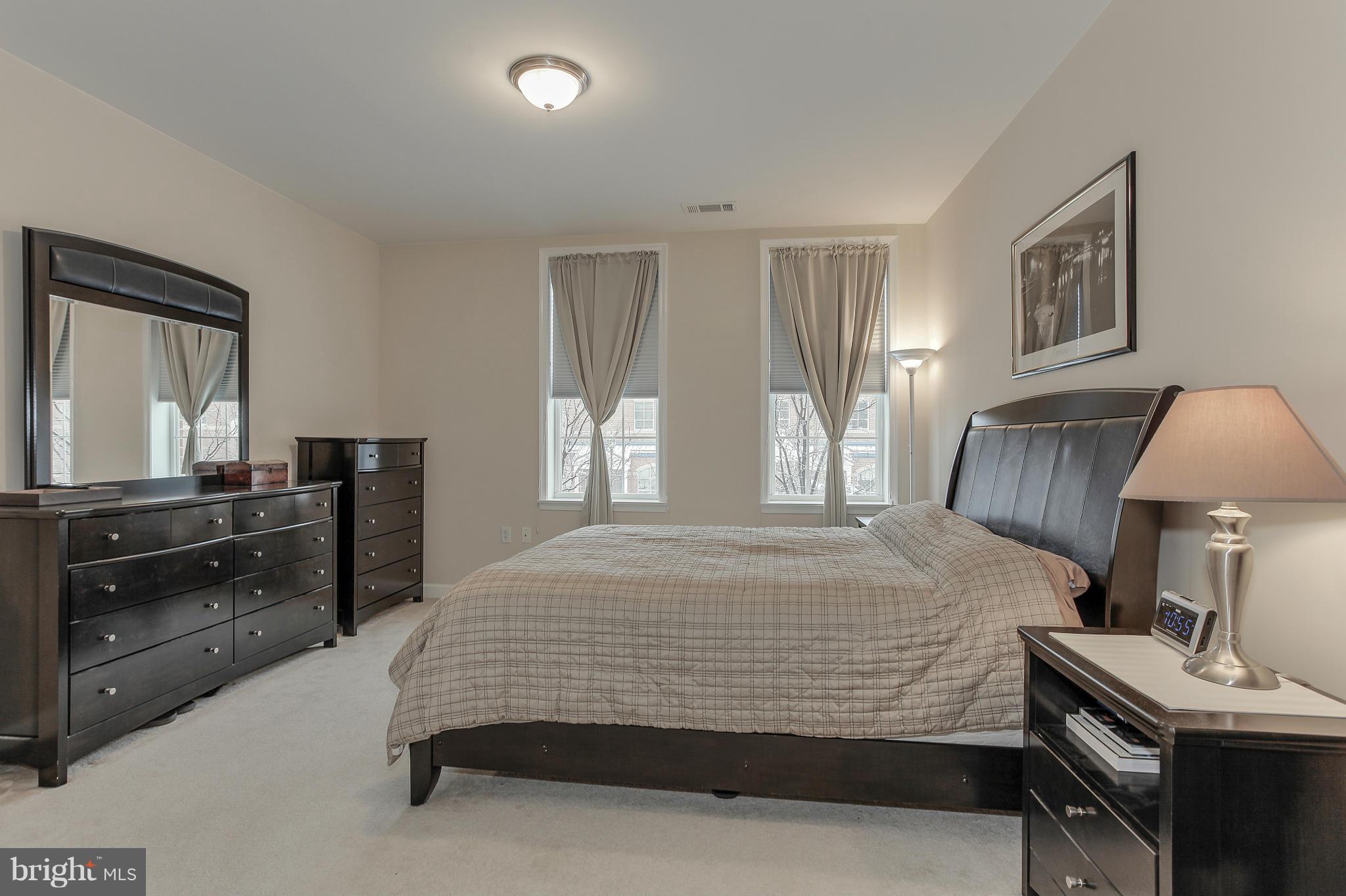 CAMERON STATION - Residential