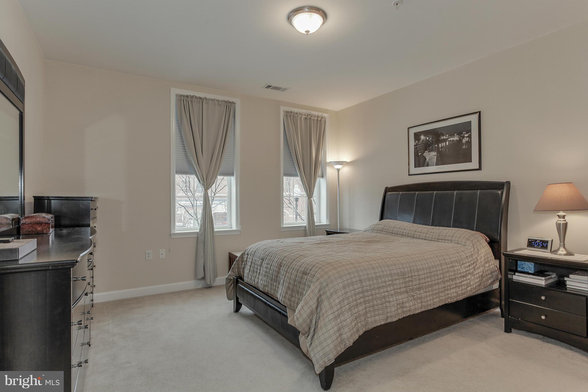 CAMERON STATION - Residential