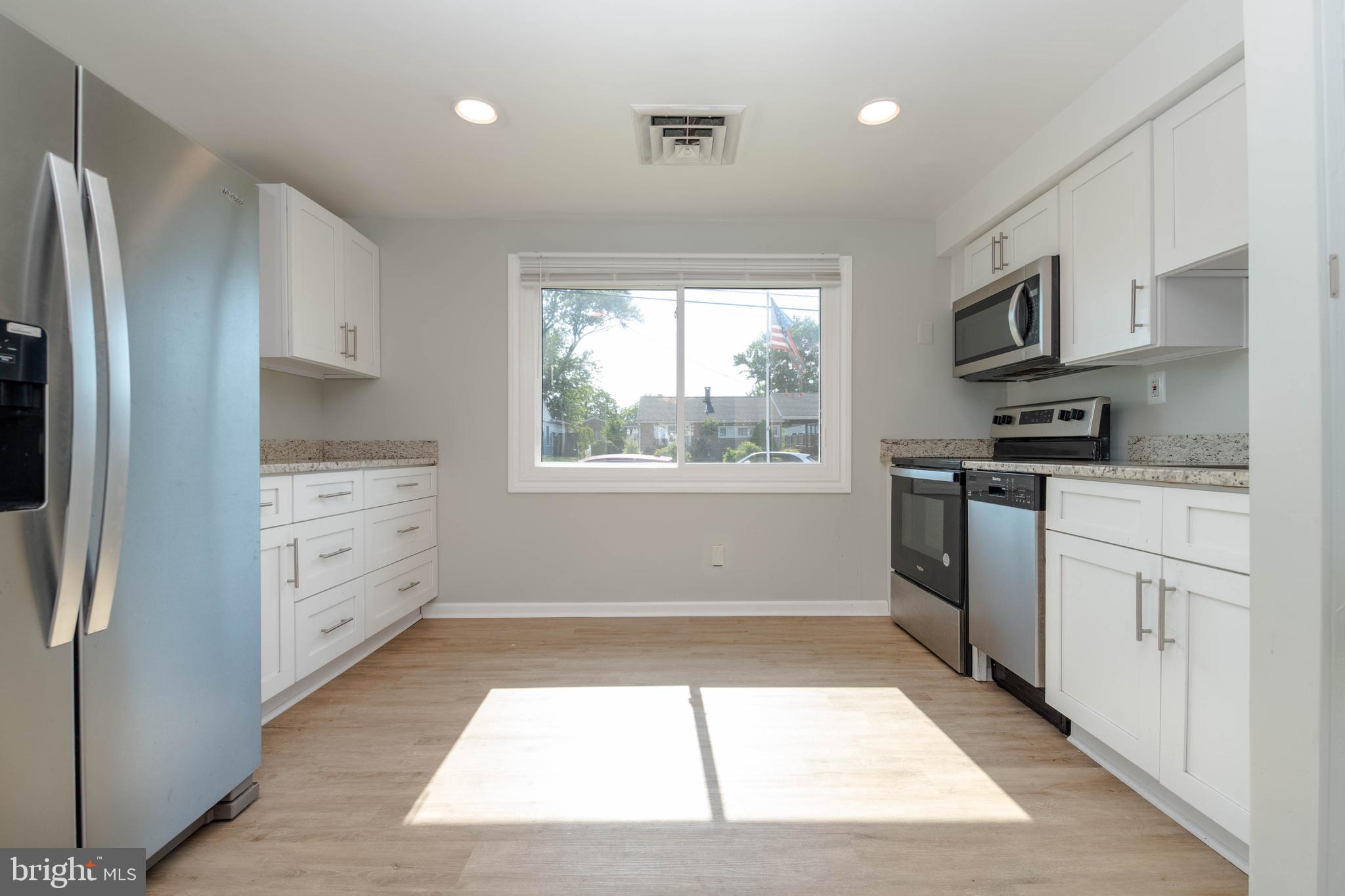 LANDSDOWNE - Residential