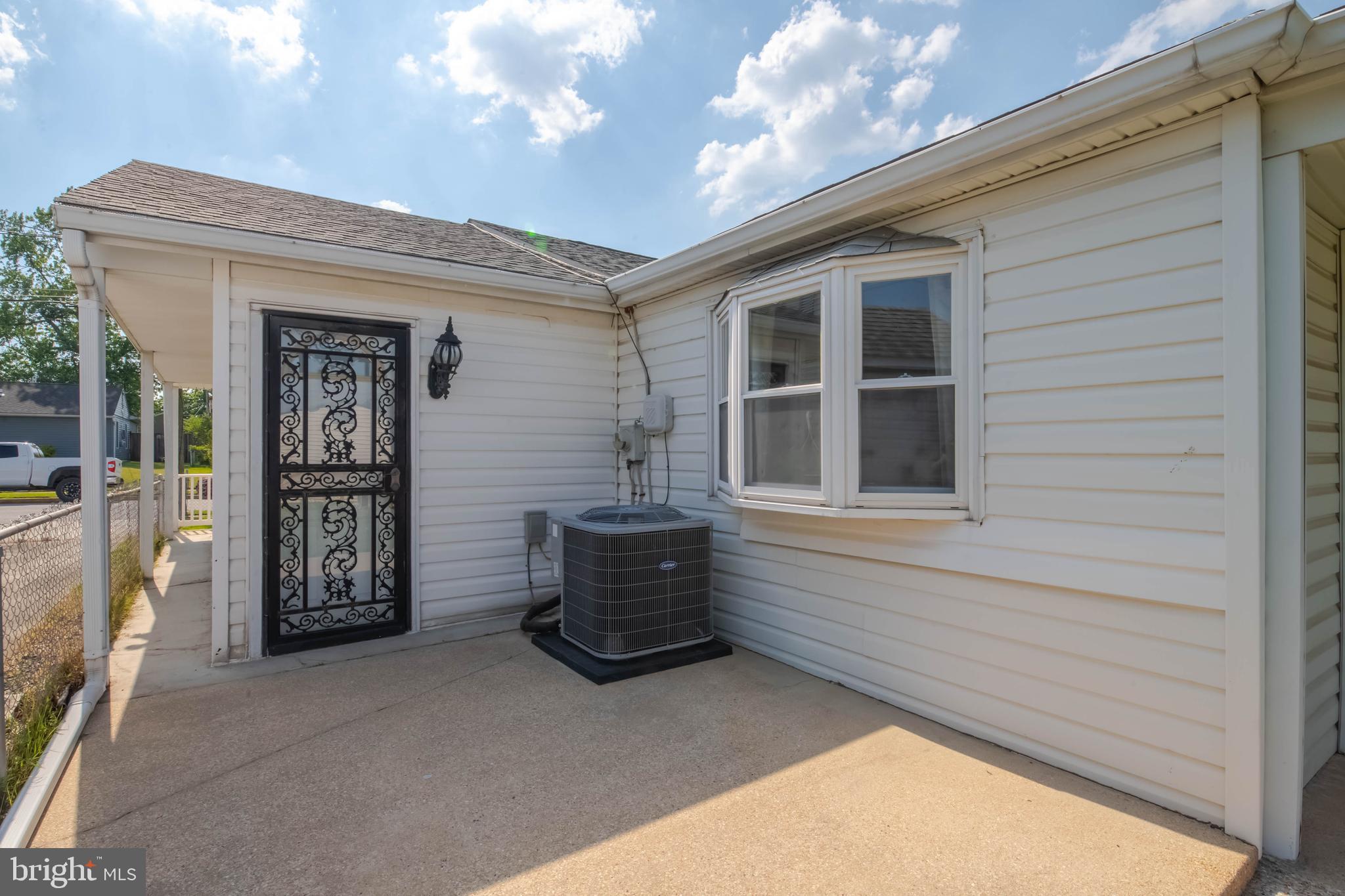 LANDSDOWNE - Residential