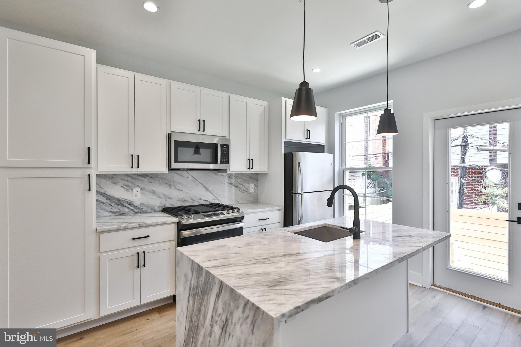 WEST PASSYUNK - Residential Lease