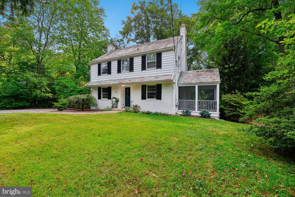 Photo of 4616 Norbeck Road, ROCKVILLE, MD 20853 (MLS # MDMC2255876)