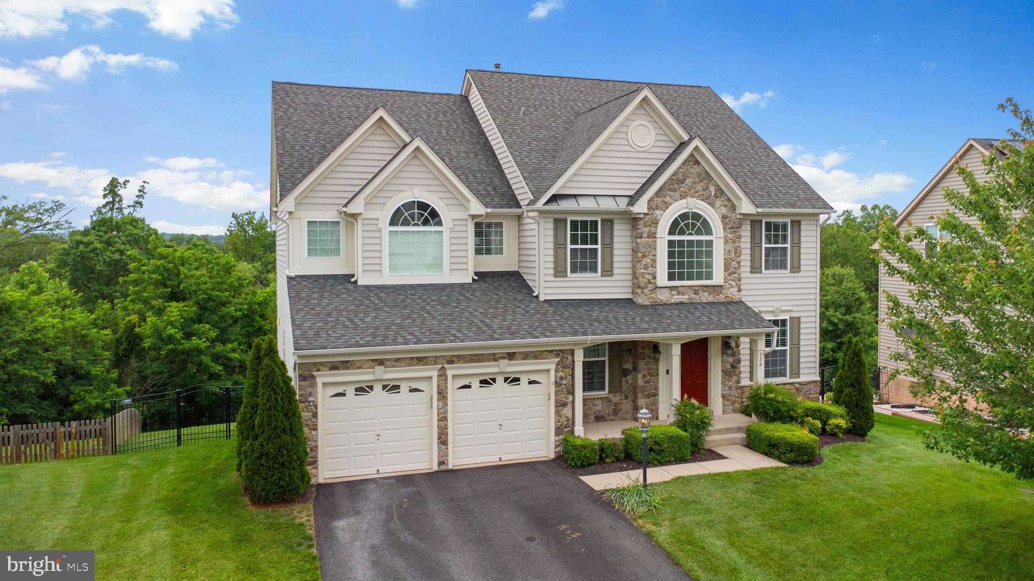 128 COACHMAN CIRCLE