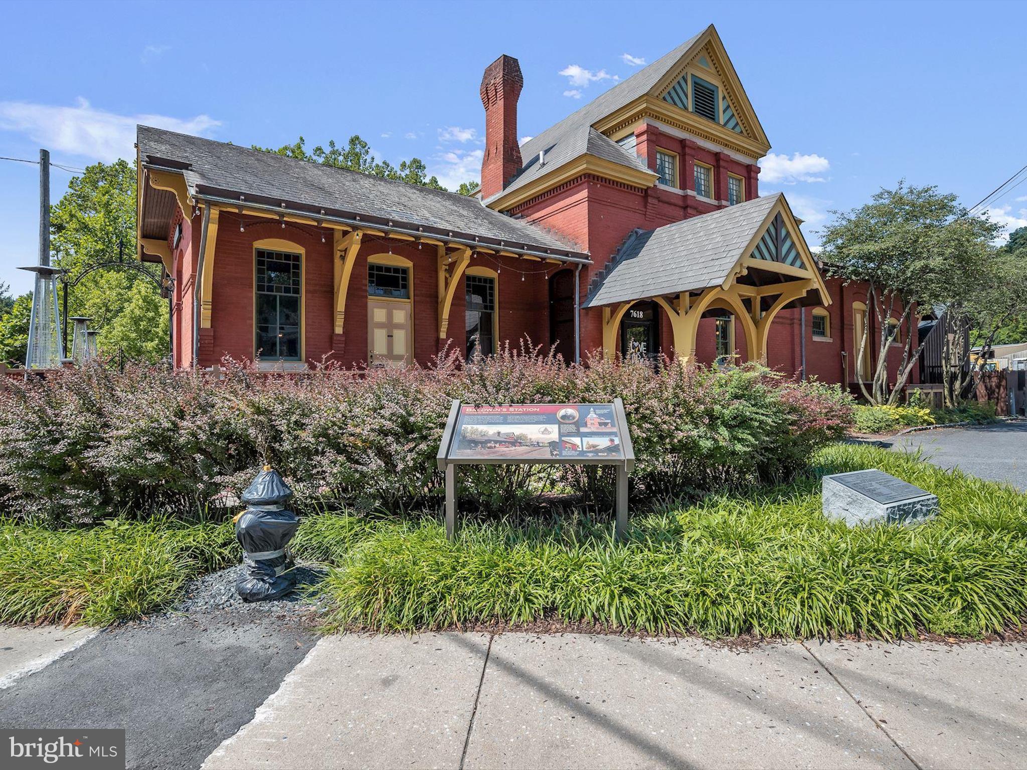HAWK RIDGE FARM - Residential
