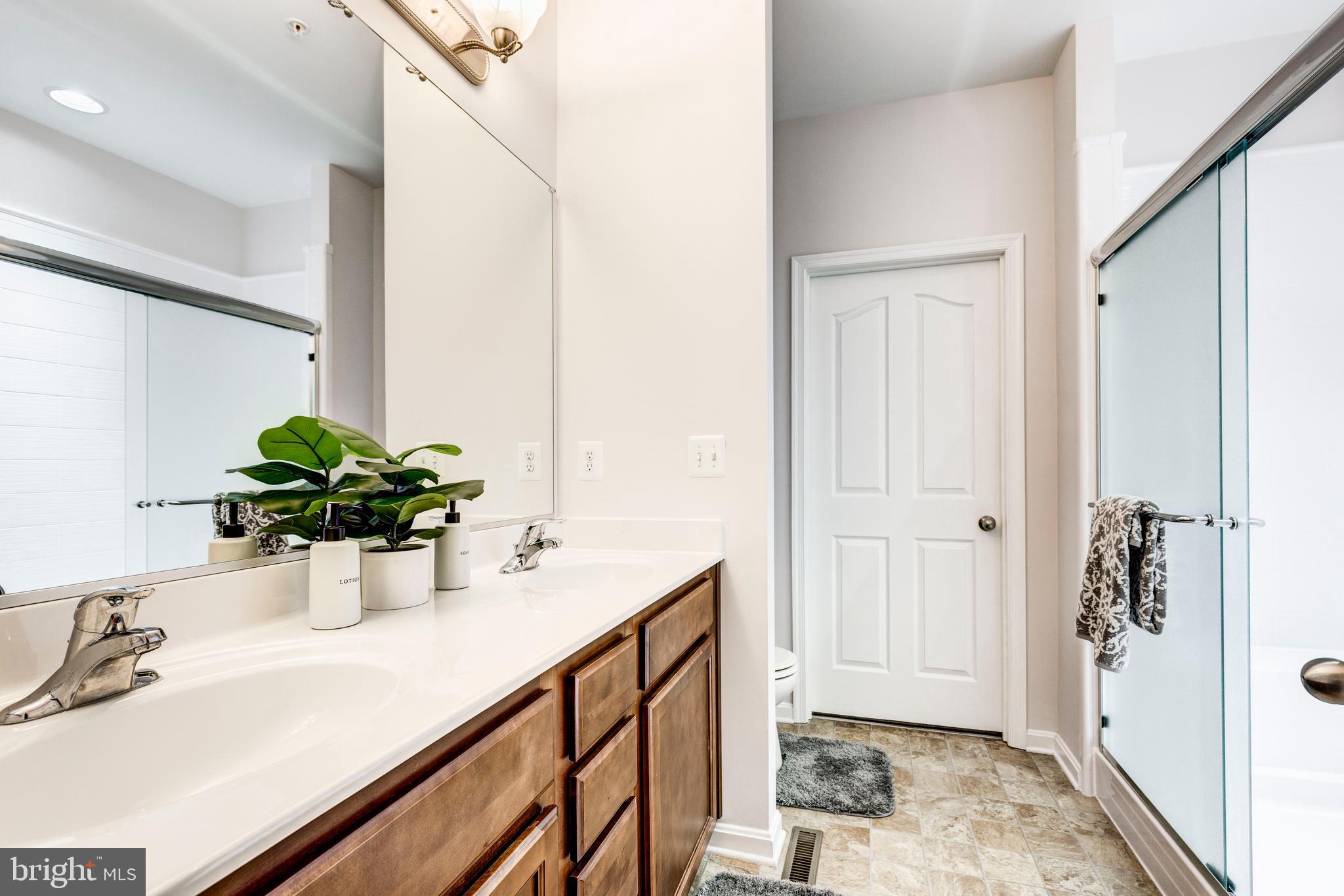 GREENVALE MEWS - Residential