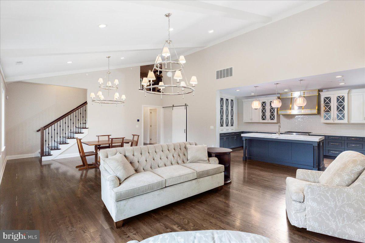 TOWNS EDGE - Residential