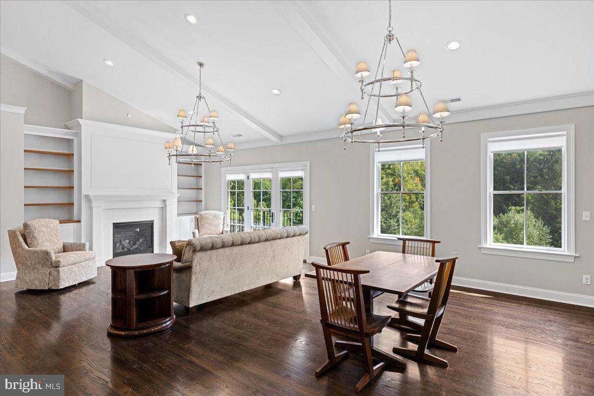 TOWNS EDGE - Residential