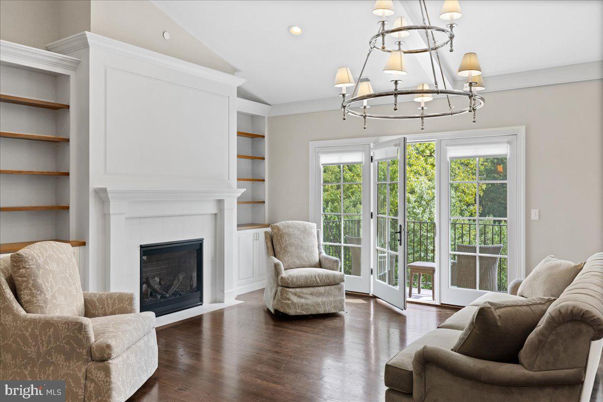 TOWNS EDGE - Residential